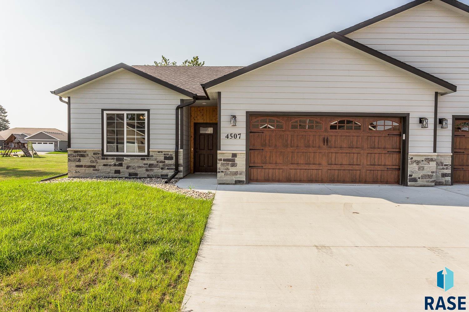 4507 W Graceland Pl Place, Sioux Falls, South Dakota image 1