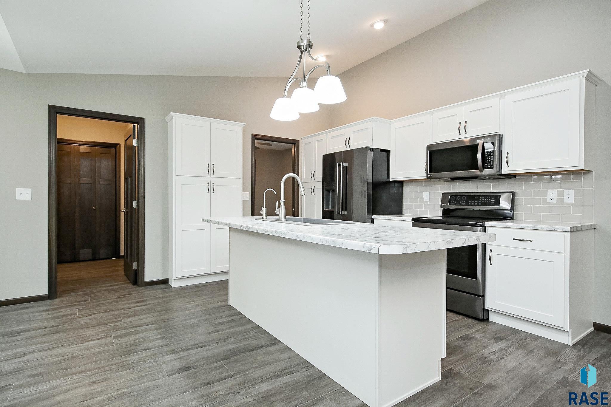1212 S President Ct Court, Sioux Falls, New Jersey image 2