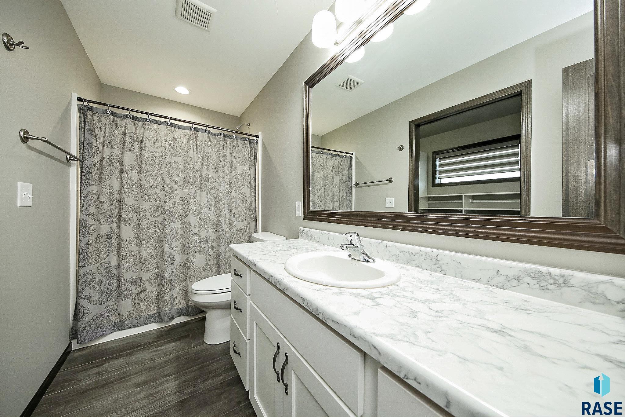 1212 S President Ct Court, Sioux Falls, New Jersey image 7