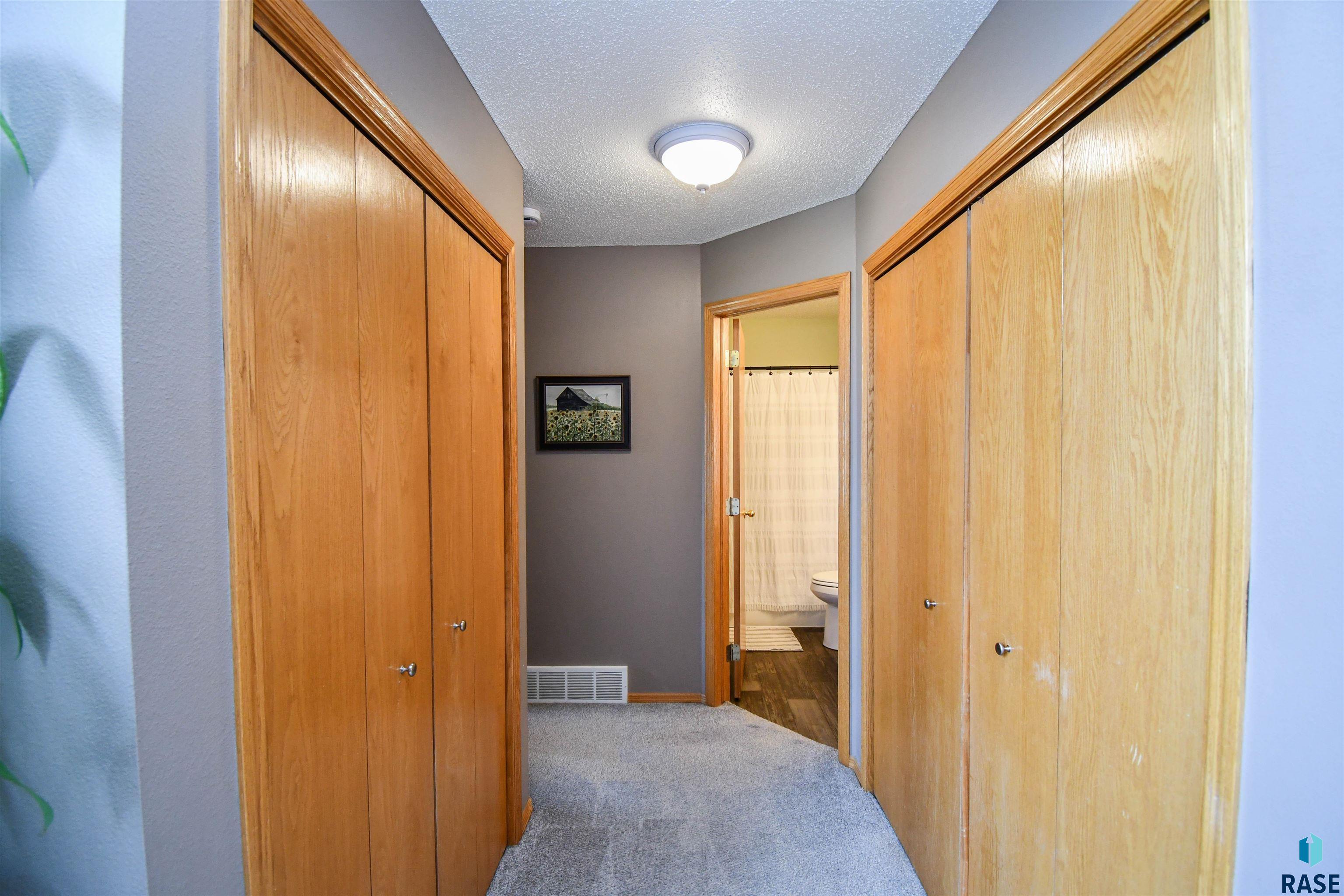 Sioux Falls, South Dakota 57110, United States, 2 Bedrooms Bedrooms, ,2 BathroomsBathrooms,Residential,Active,222885