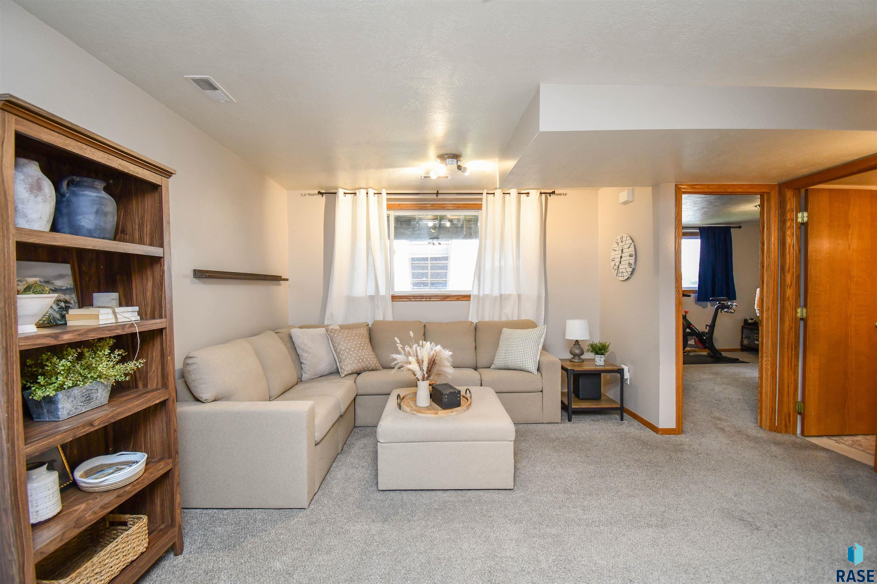 Sioux Falls, South Dakota 57110, United States, 2 Bedrooms Bedrooms, ,2 BathroomsBathrooms,Residential,Active,222885