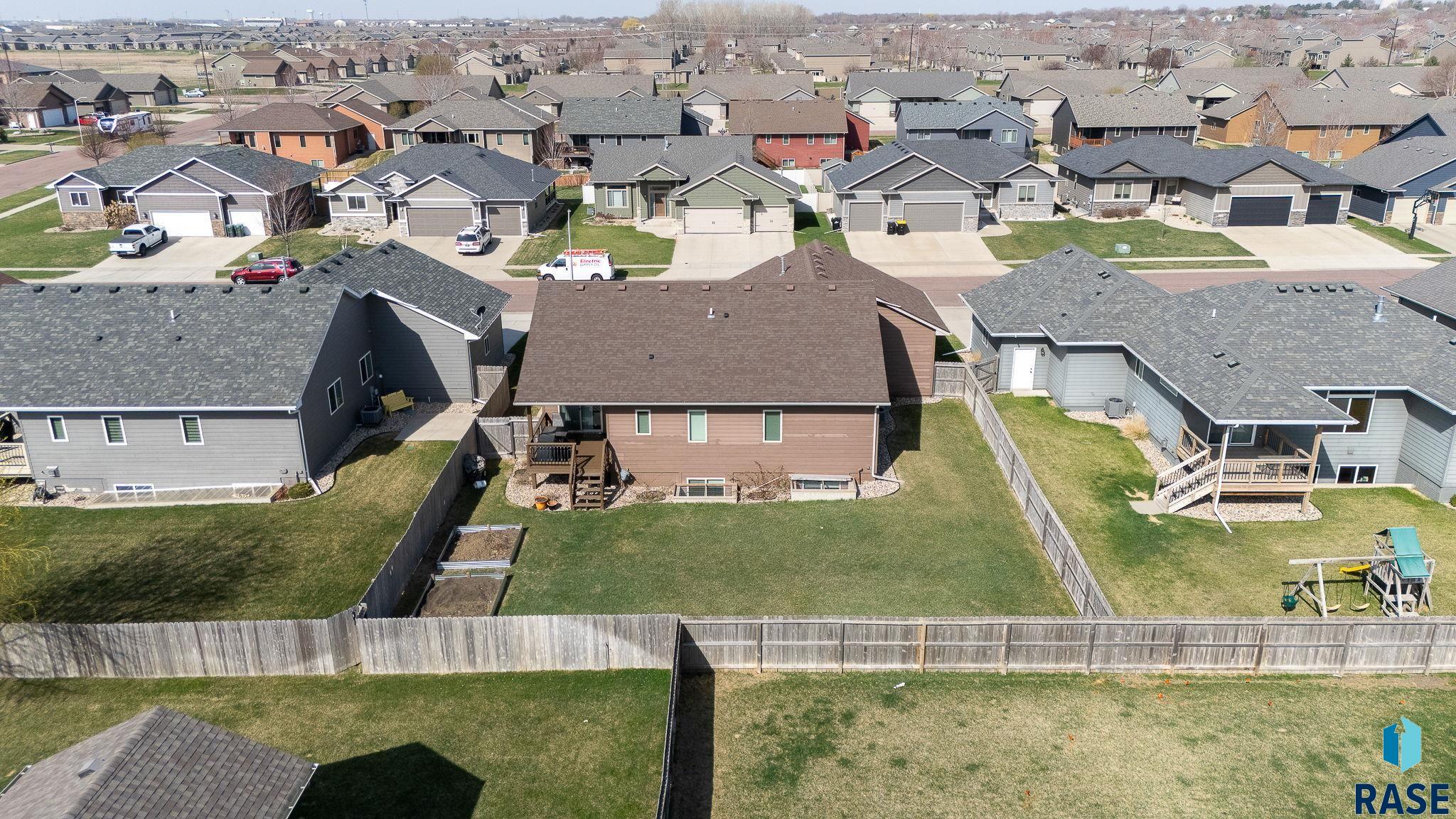 Sioux Falls, South Dakota 57108, United States, 5 Bedrooms Bedrooms, ,3 BathroomsBathrooms,Residential,Active,204617