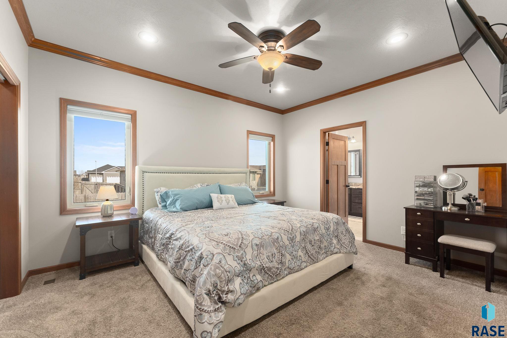 Sioux Falls, South Dakota 57108, United States, 5 Bedrooms Bedrooms, ,3 BathroomsBathrooms,Residential,Active,204617