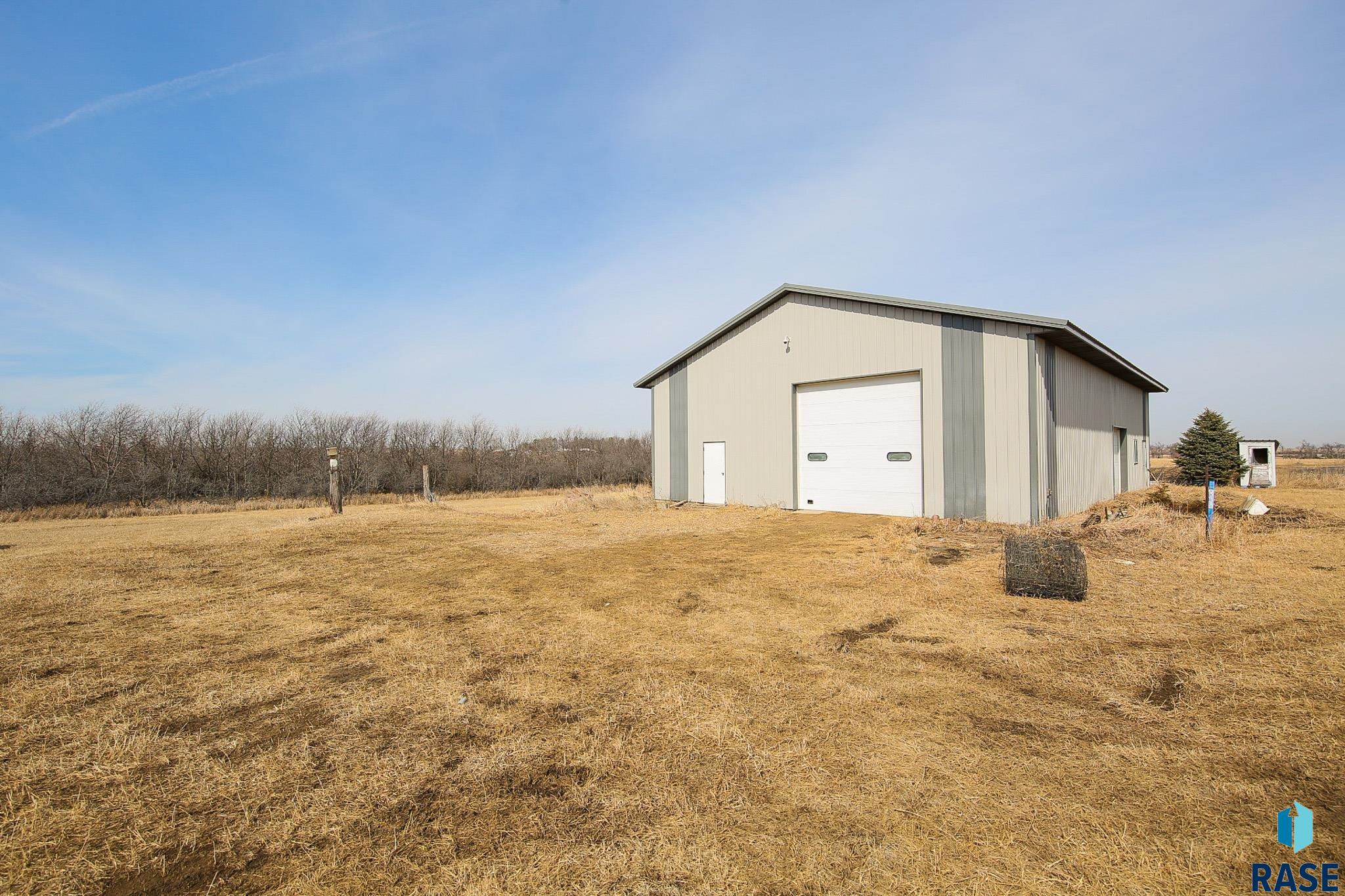 2010 E 9th St Street, Hartford, South Dakota image 4
