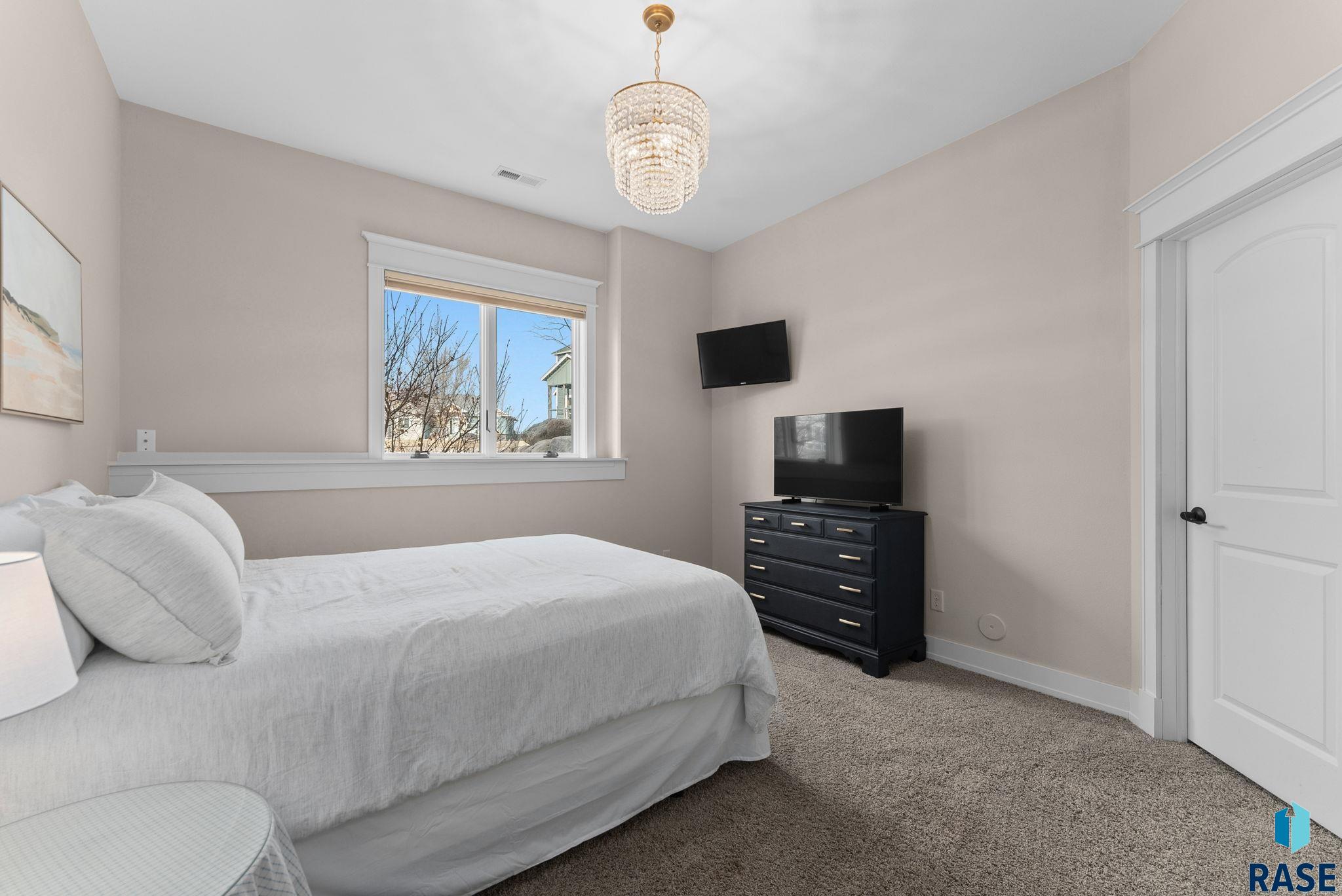 9005 E Torrey Pine Cir Circle #102, Sioux Falls, New Jersey image 38