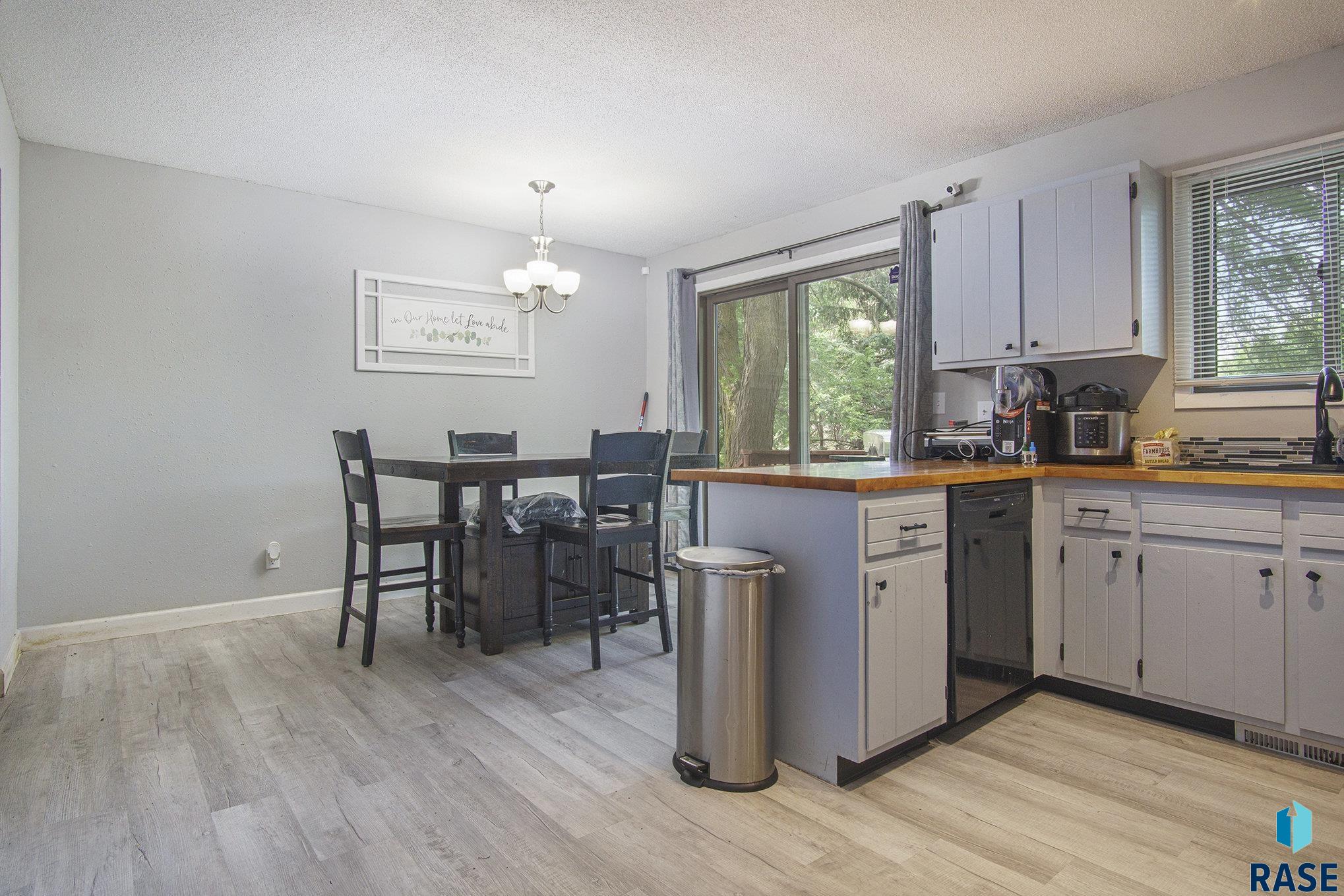 204 E Lotta St Street, Sioux Falls, New Jersey image 8