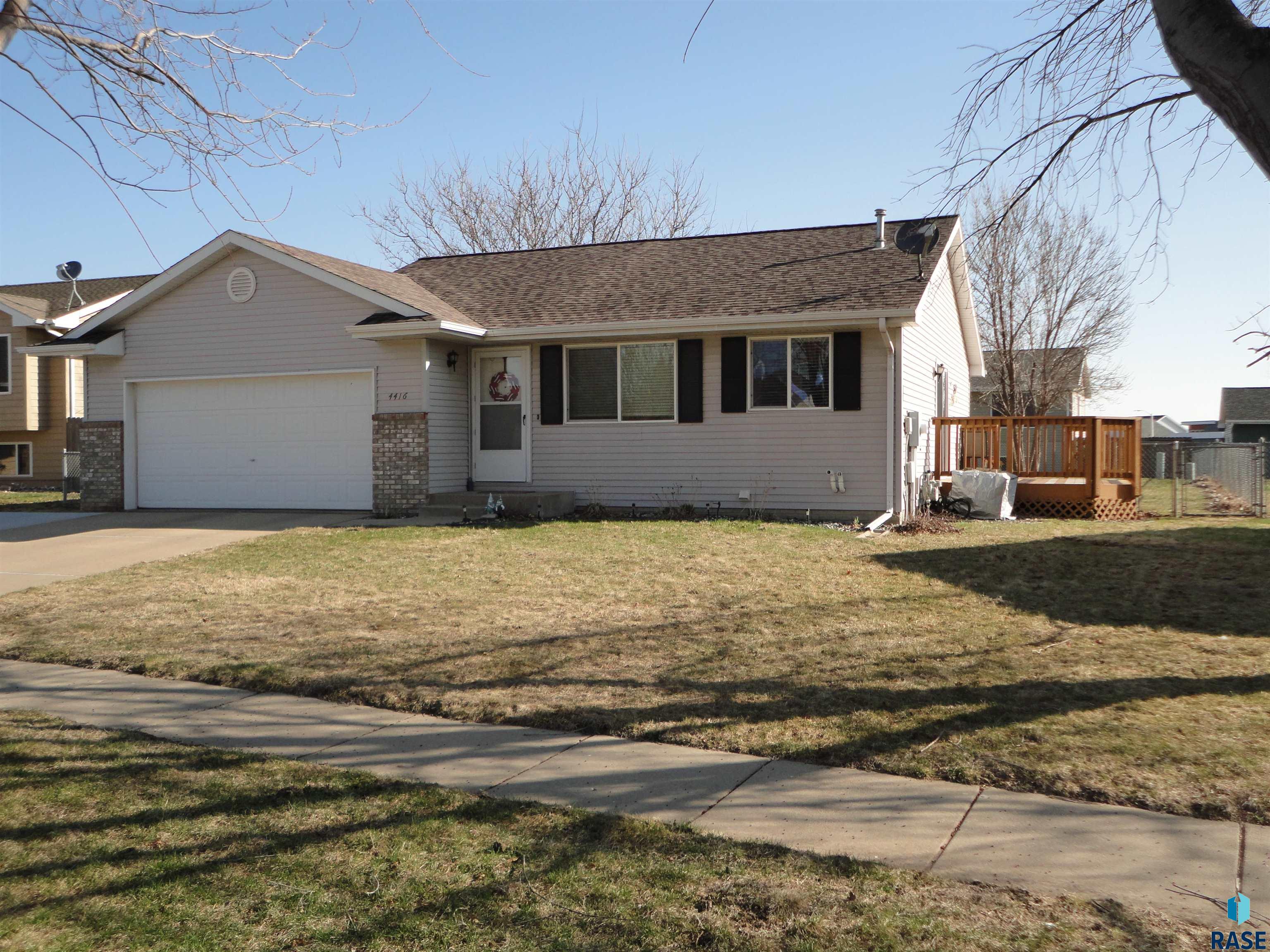 4416 W Panda Dr Drive, Sioux Falls, South Dakota image 2