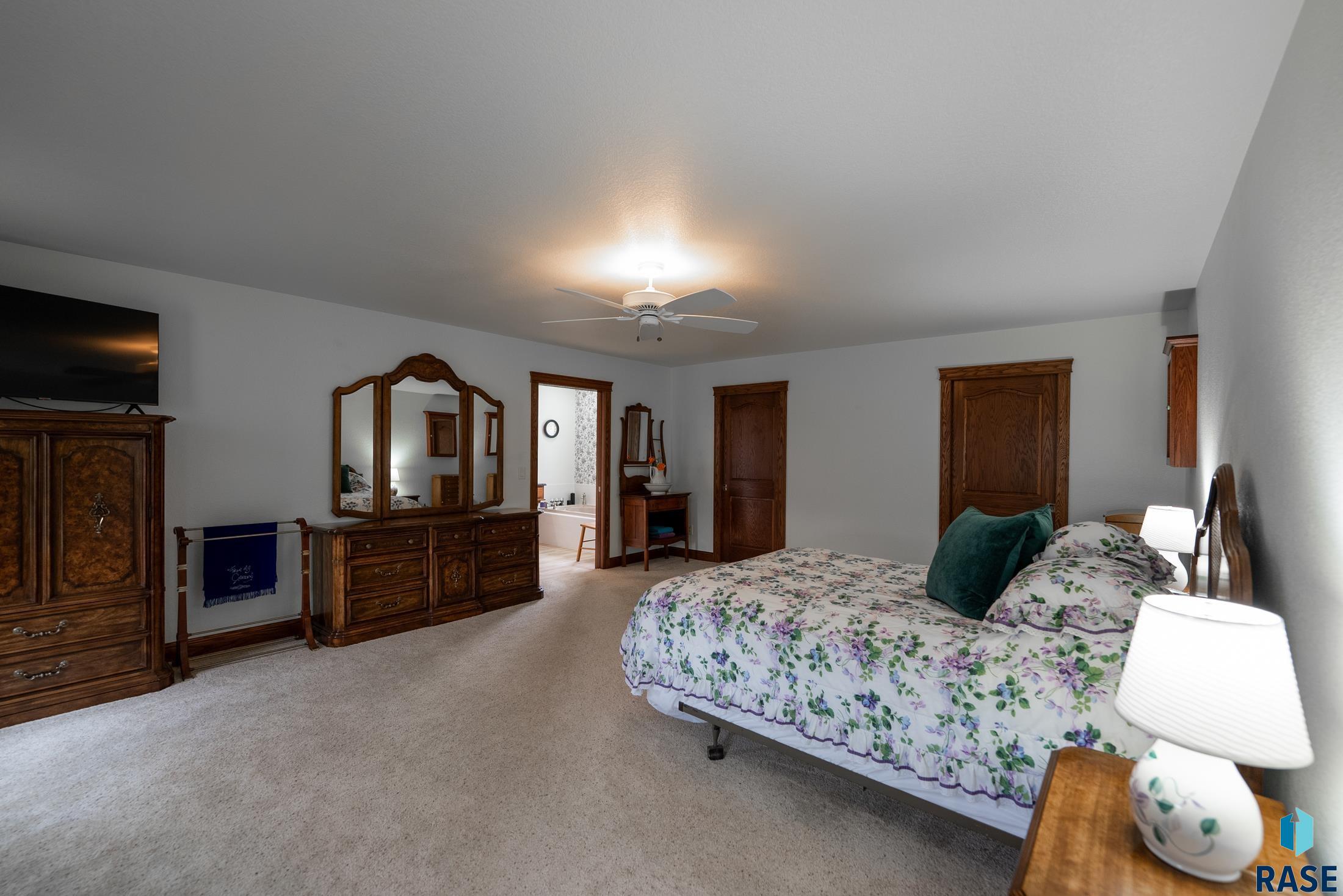 300 Calumet Cir Circle, Yankton, New Jersey image 38