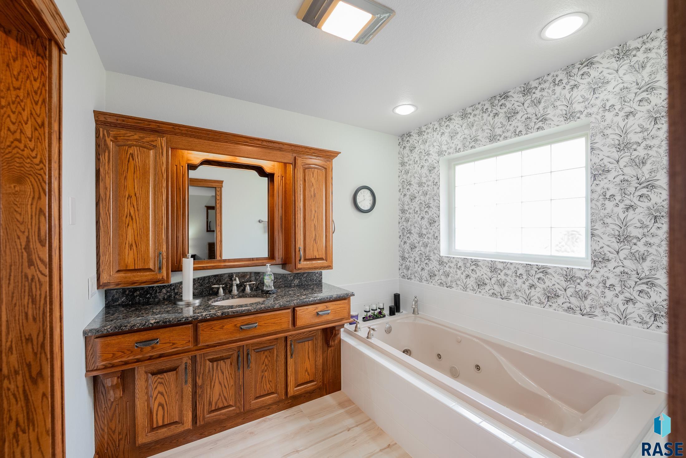 300 Calumet Cir Circle, Yankton, New Jersey image 40
