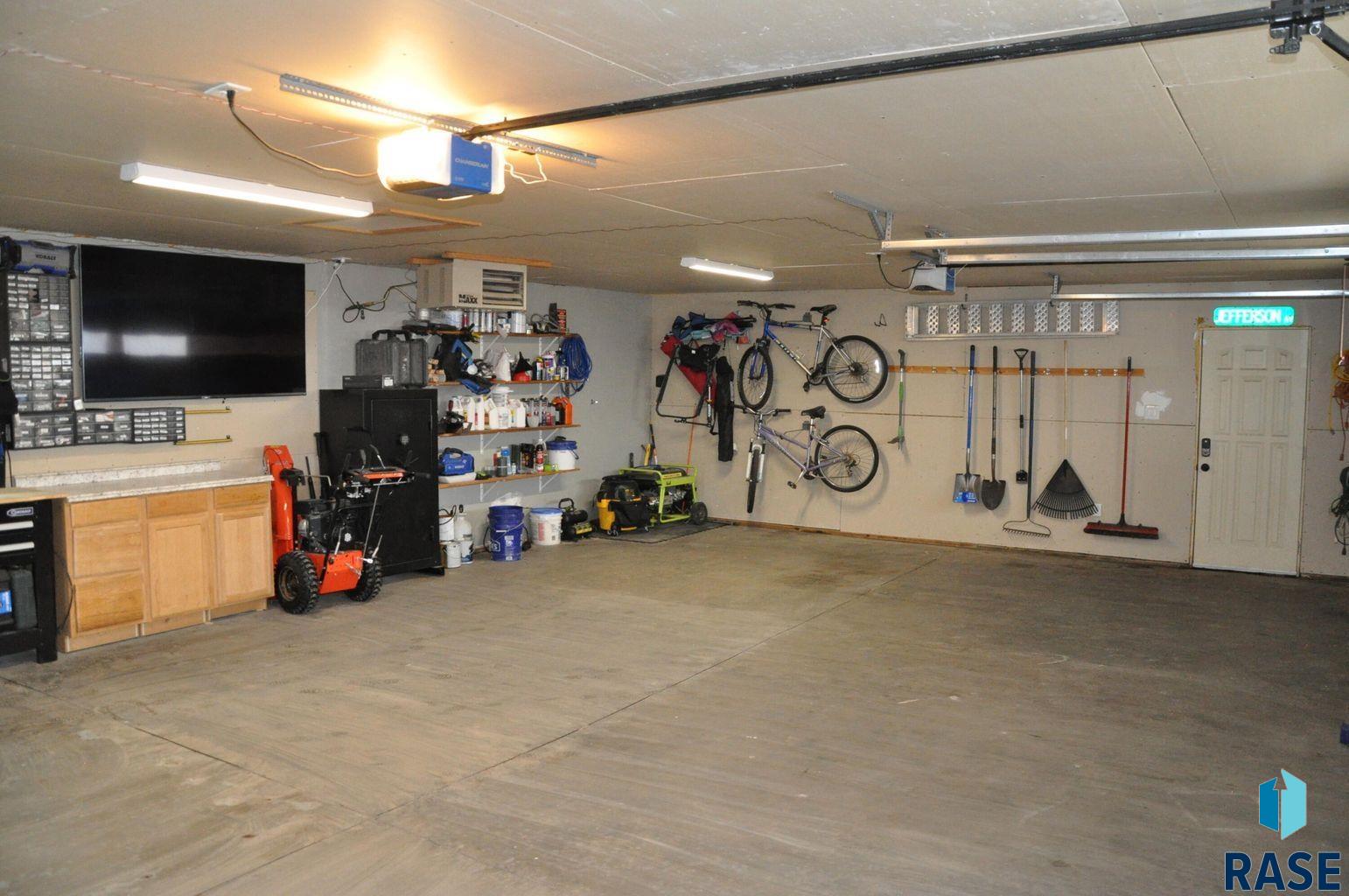 46784 220th St Street, Brookings, South Dakota image 22