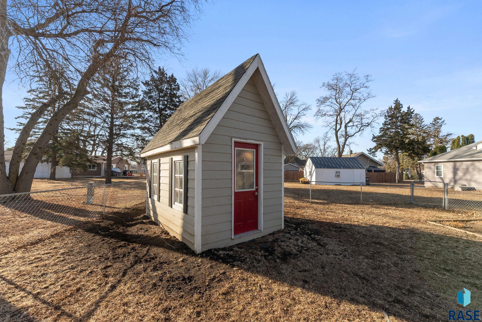 606 N 3rd St Street, Beresford, South Dakota image 48