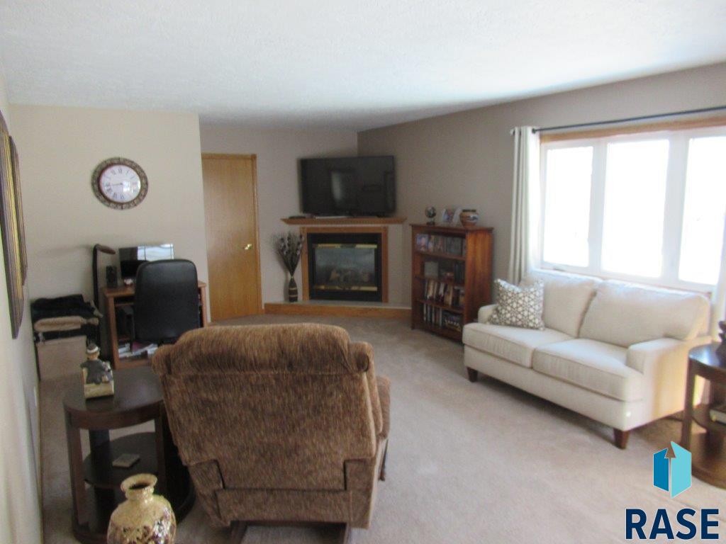 200 N Main Ave Avenue, Hills, Minnesota image 16