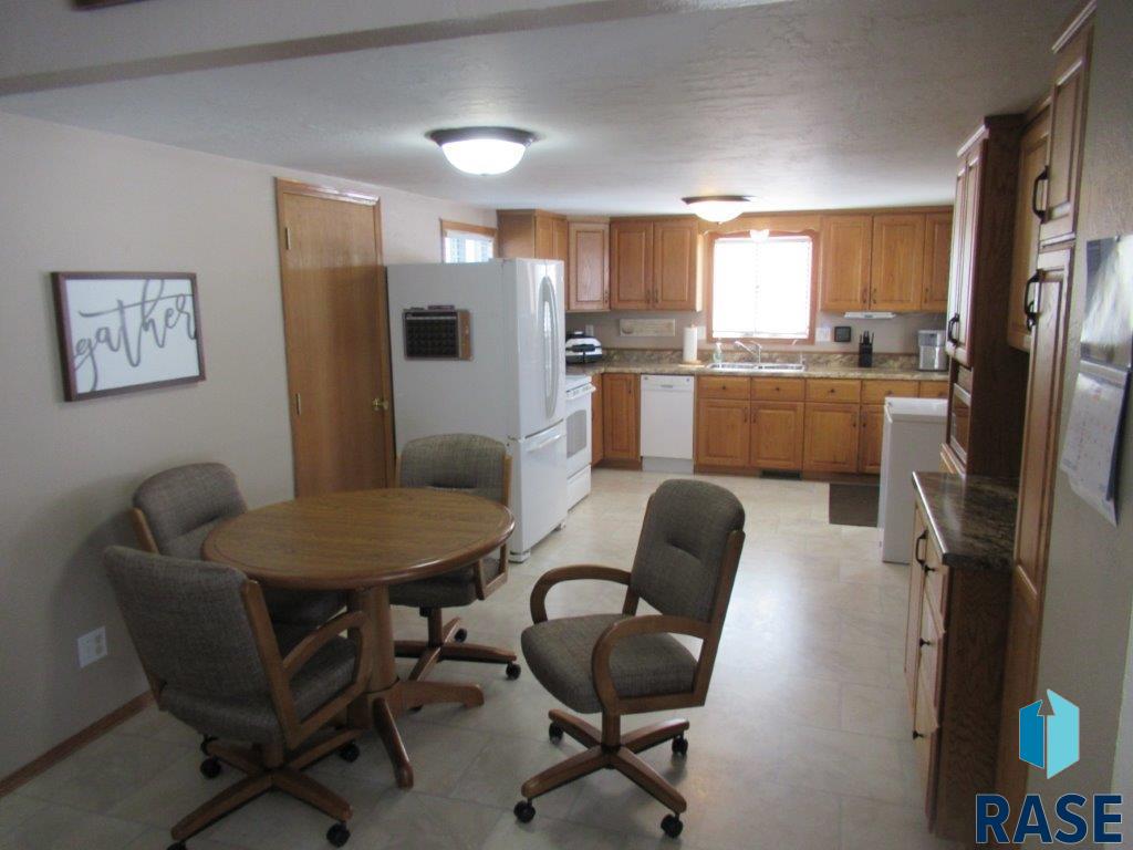 200 N Main Ave Avenue, Hills, Minnesota image 7