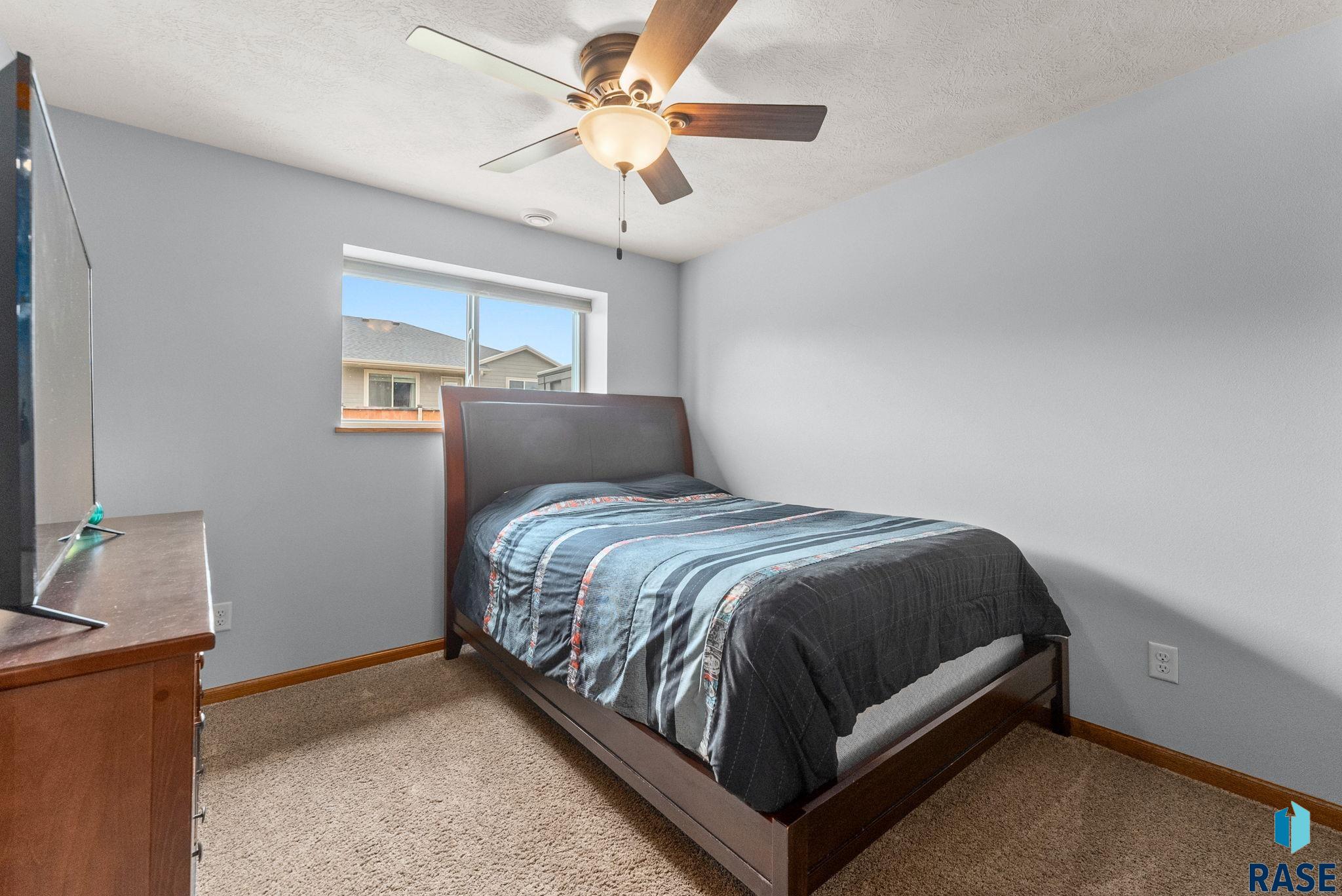 2701 E Palmer St Street, Brandon, South Dakota image 50