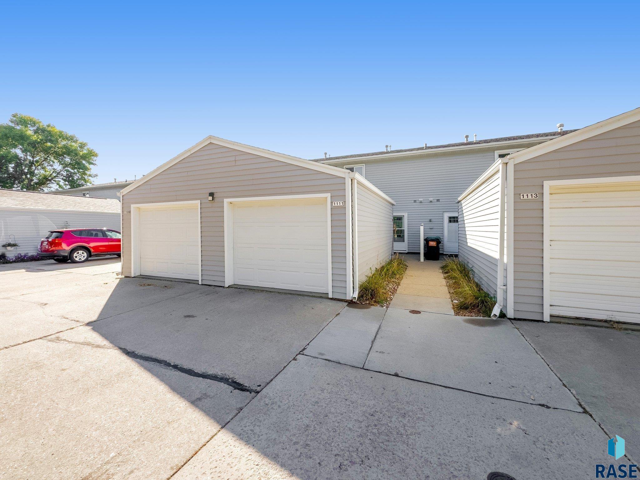 1111 S Bridgeport Pl Place, Sioux Falls, South Dakota image 2