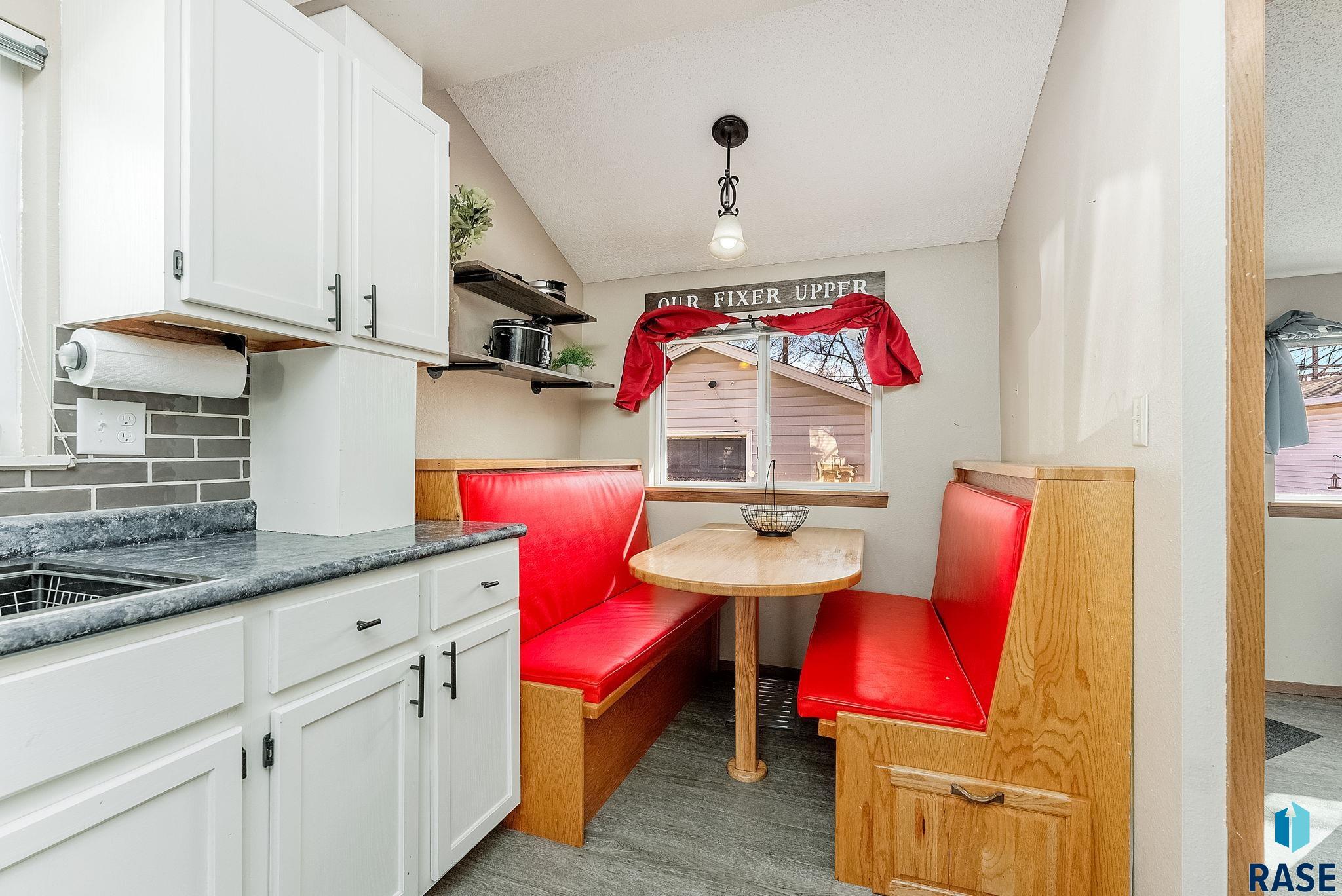 802 S 10th Ave Avenue, Sioux Falls, New Jersey image 4