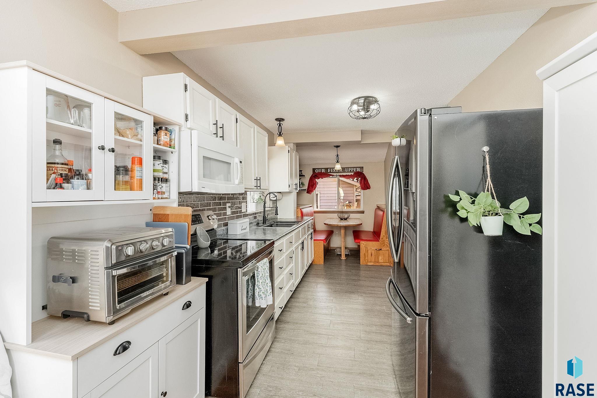 802 S 10th Ave Avenue, Sioux Falls, New Jersey image 3