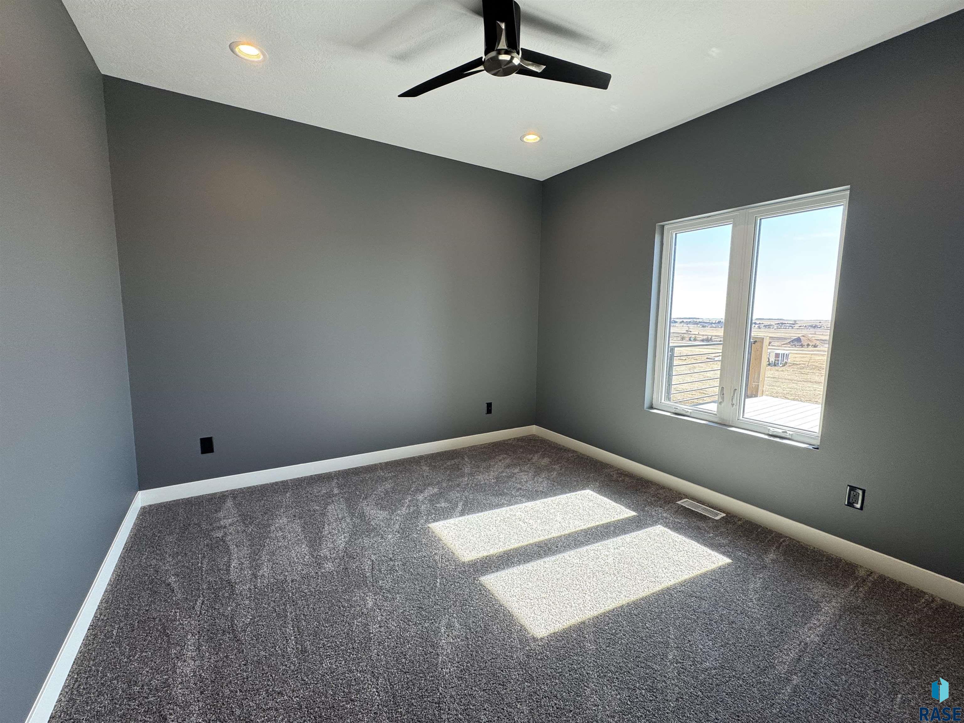124 Caleb Ct Court, Parker, South Dakota image 14
