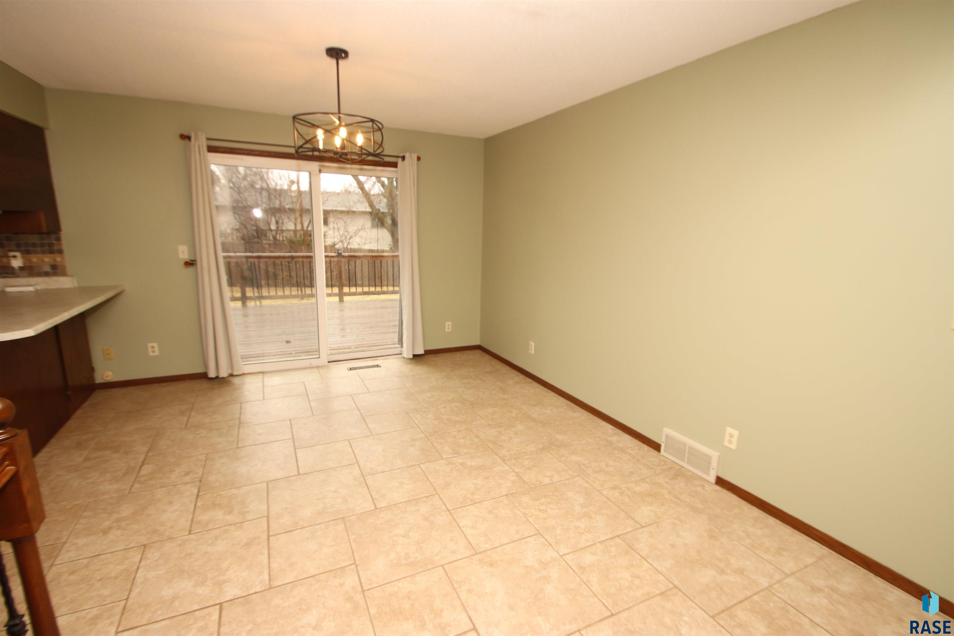 313 E Lotta St Street, Sioux Falls, South Dakota image 4