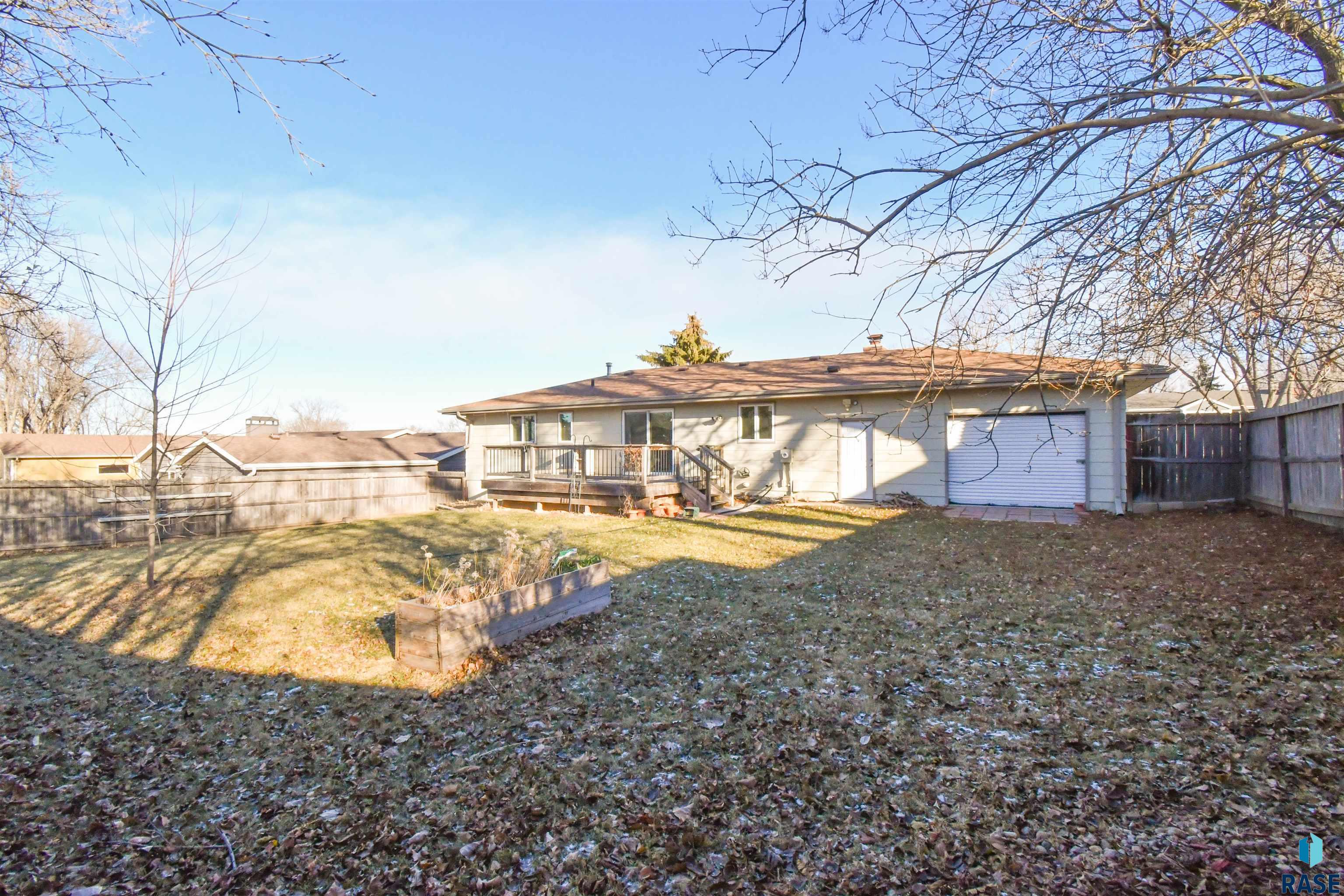 313 E Lotta St Street, Sioux Falls, South Dakota image 2