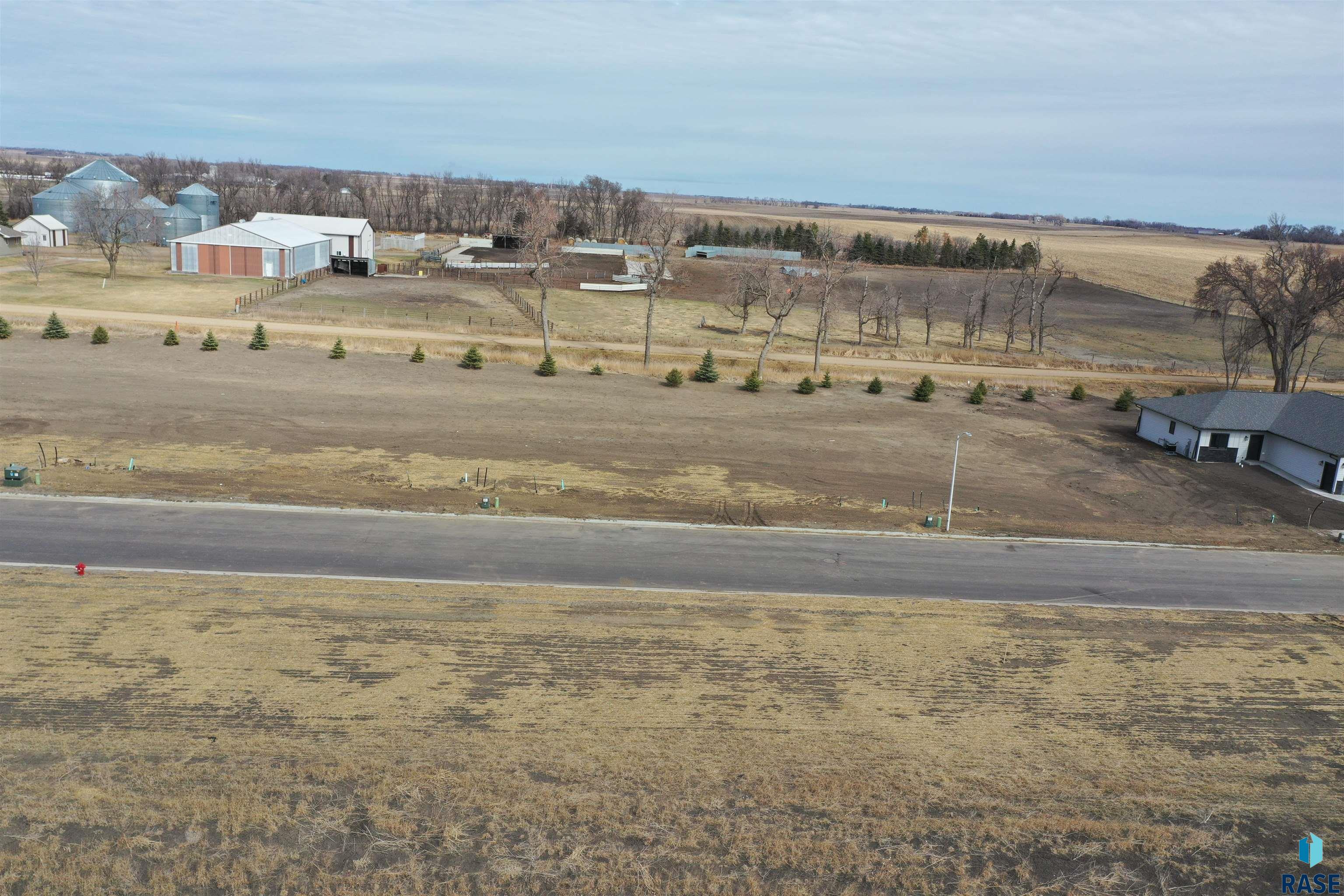 542 Harter Dr Drive, Madison, South Dakota image 1