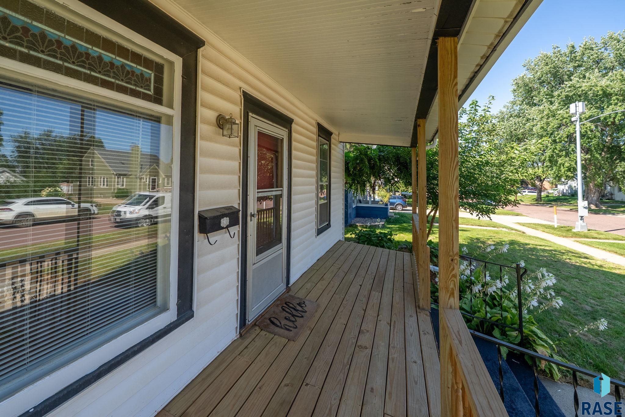 Sioux Falls, South Dakota 57105, United States, 3 Bedrooms Bedrooms, ,2 BathroomsBathrooms,Residential,Active,204211