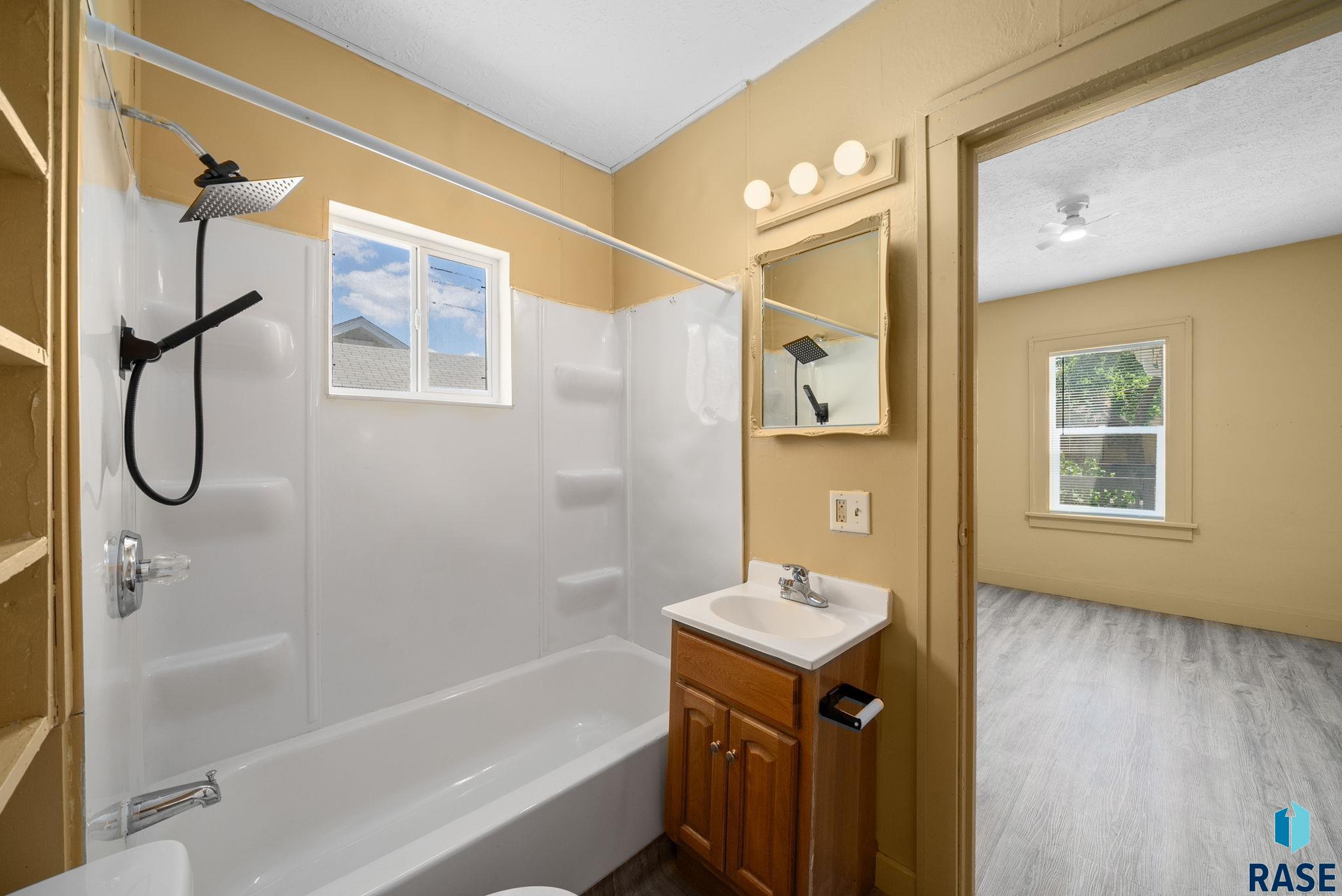 704 W 2nd St Street, Sioux Falls, New Jersey image 19