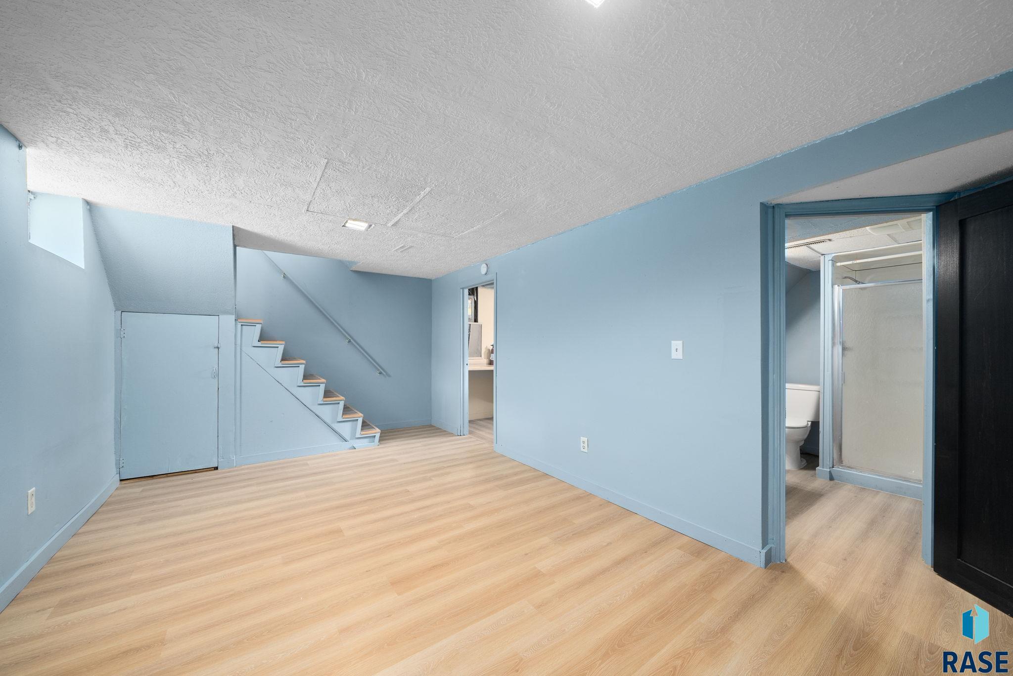 704 W 2nd St Street, Sioux Falls, New Jersey image 33