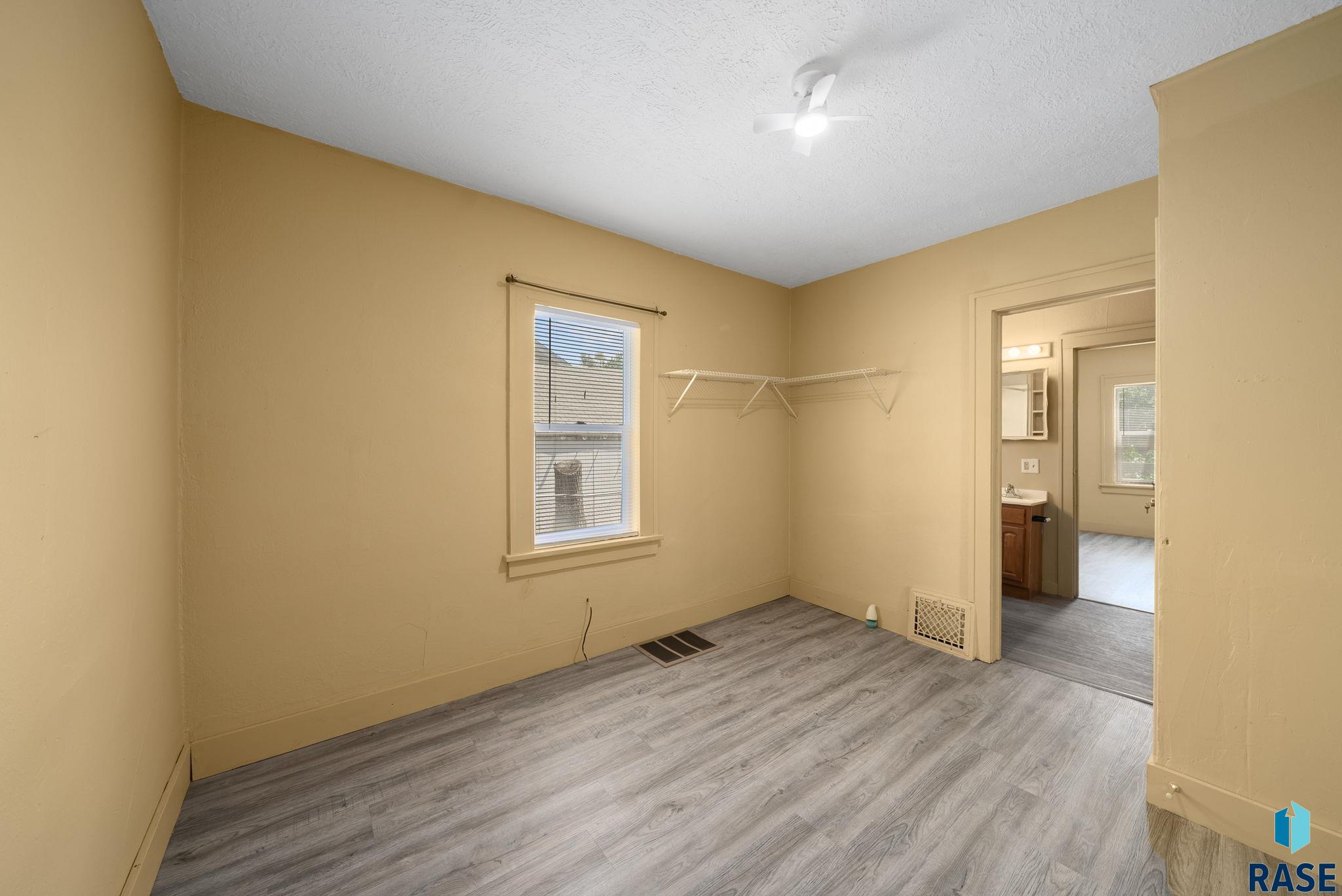 704 W 2nd St Street, Sioux Falls, New Jersey image 22