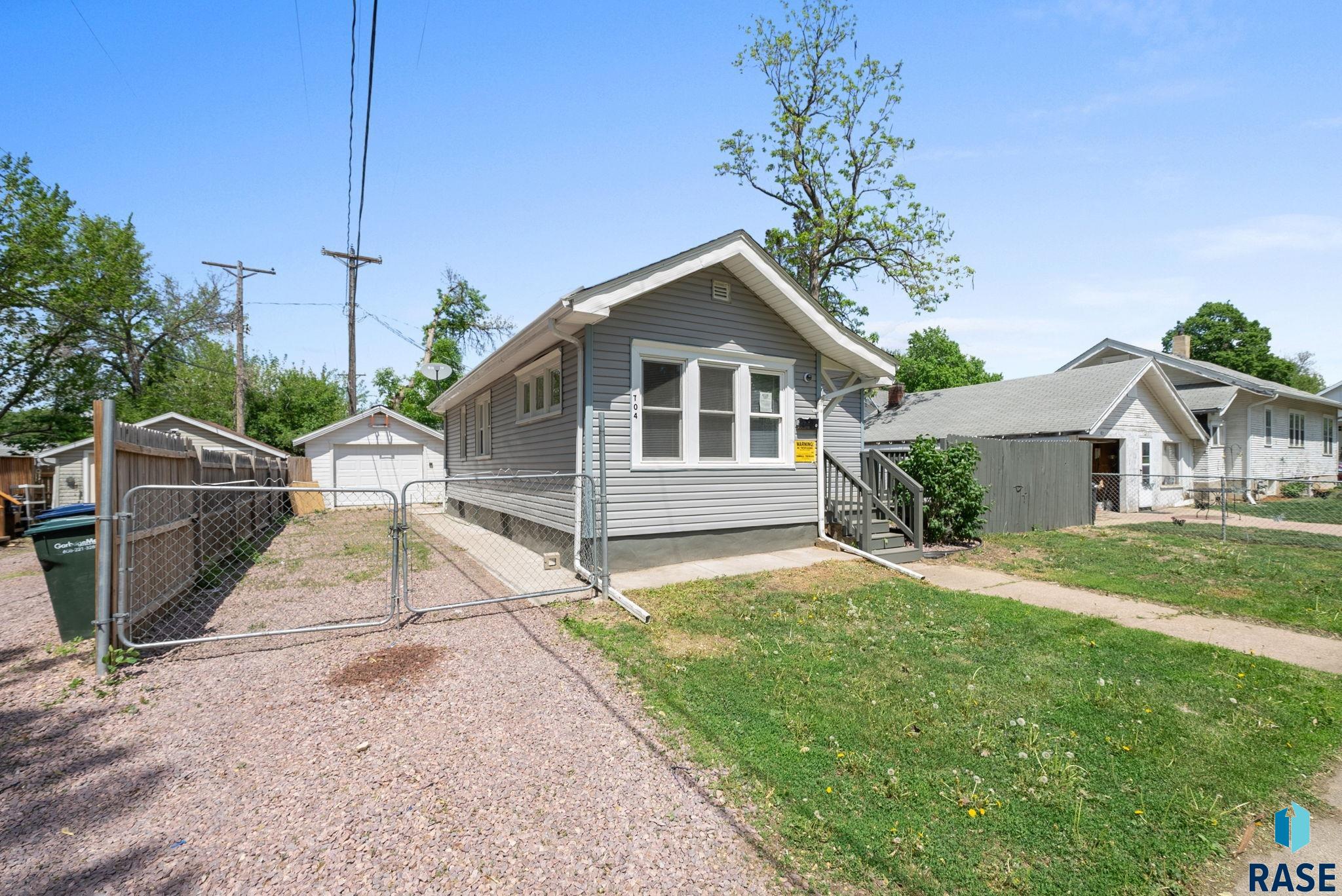 704 W 2nd St Street, Sioux Falls, New Jersey image 2