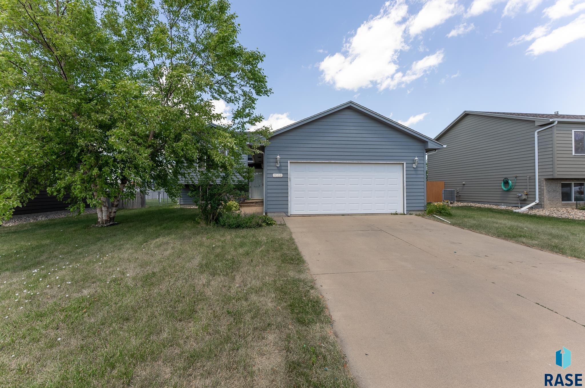 7104 W 68th St Street, Sioux Falls, South Dakota image 2