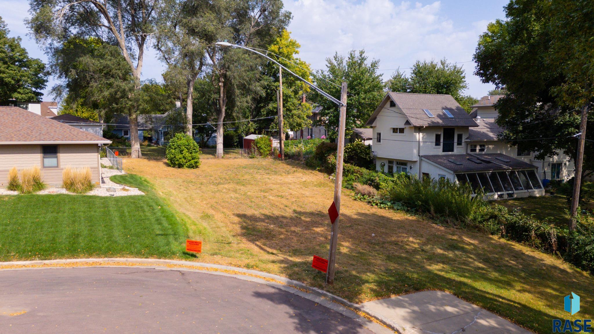 212 E 34th St Street, Sioux Falls, South Dakota image 3