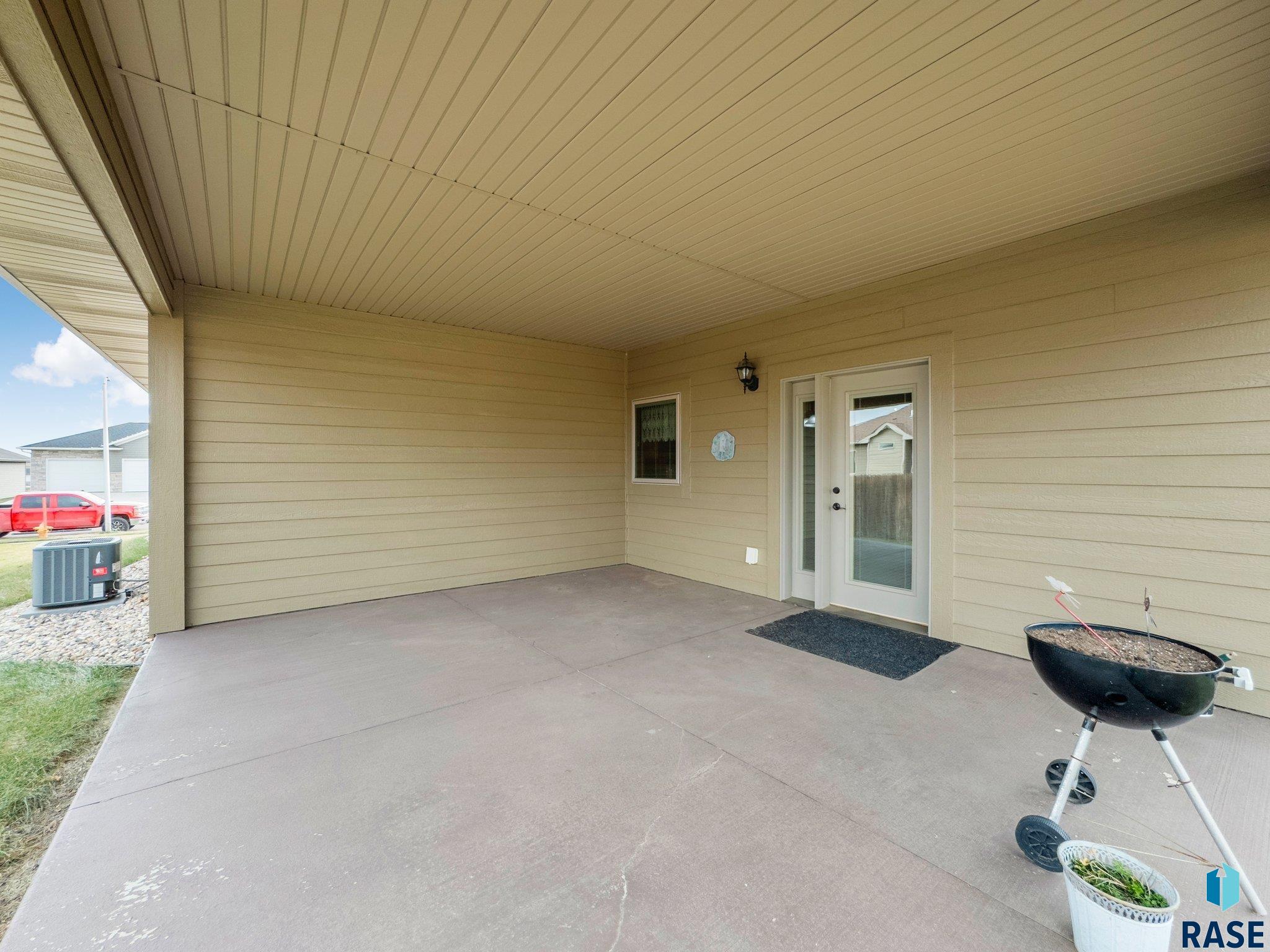 1909 S Firefly Dr Drive, Sioux Falls, South Dakota image 6