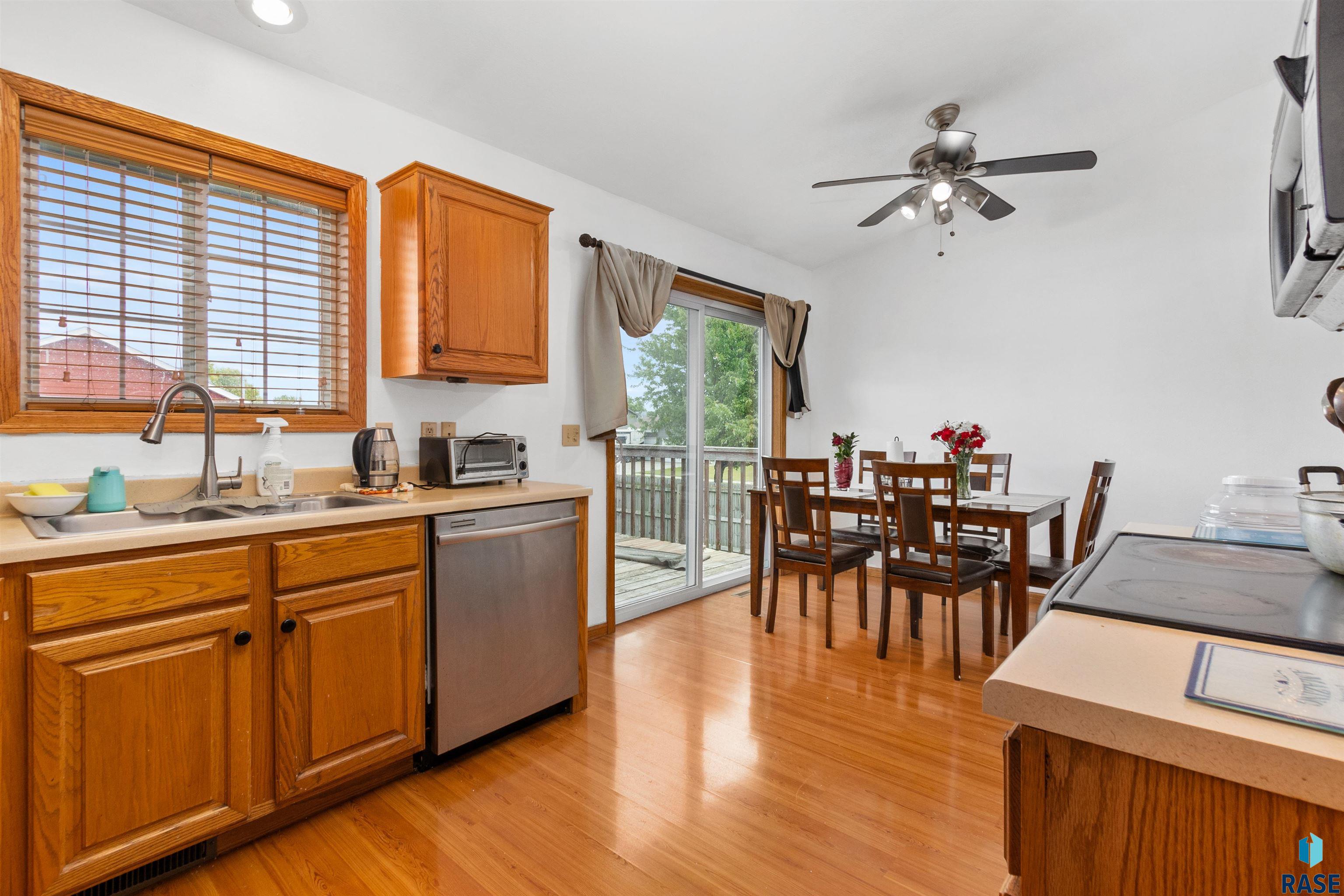 618 Perry Ln Lane, Harrisburg, New Jersey image 3
