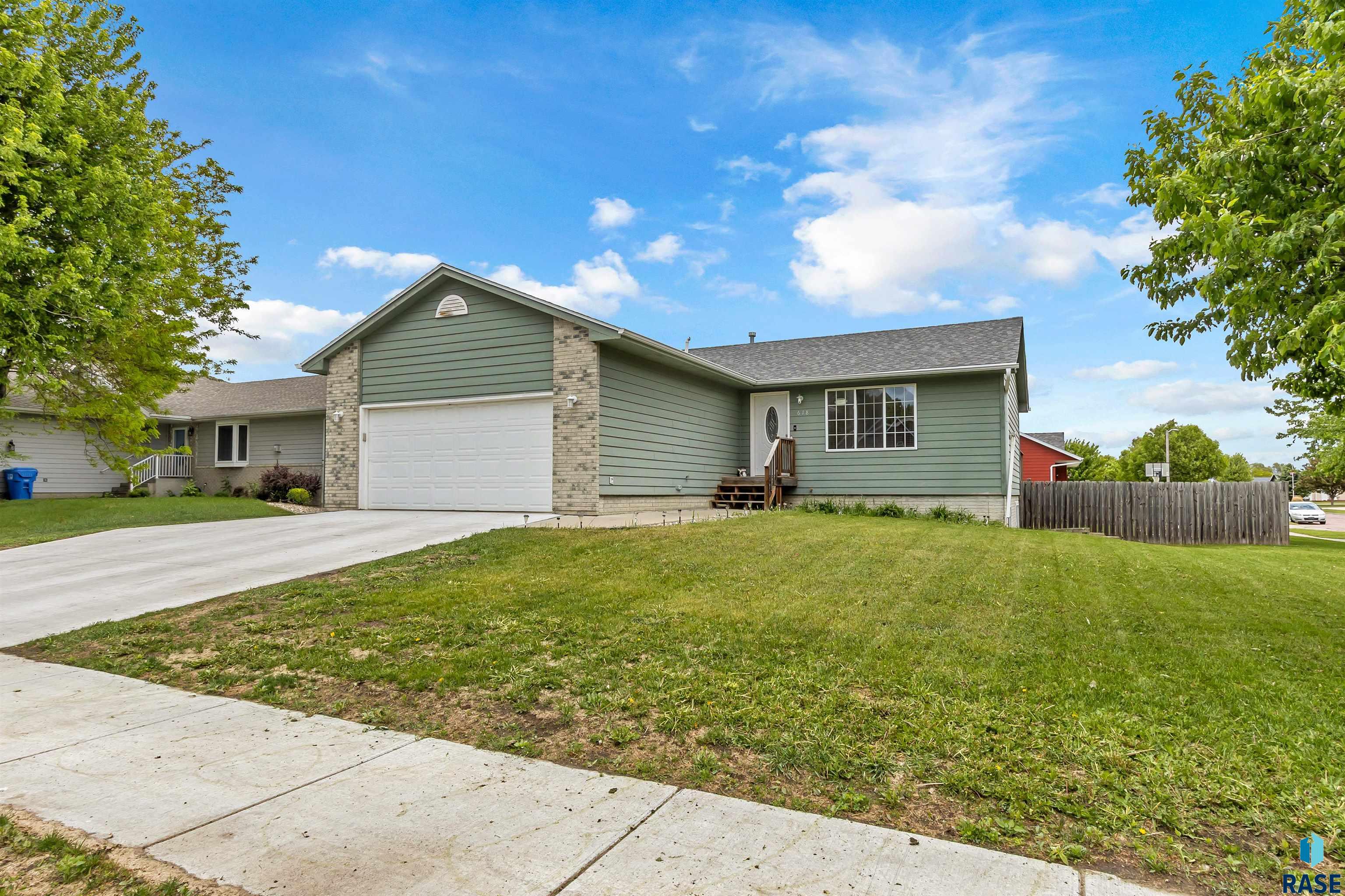 618 Perry Ln Lane, Harrisburg, New Jersey image 1