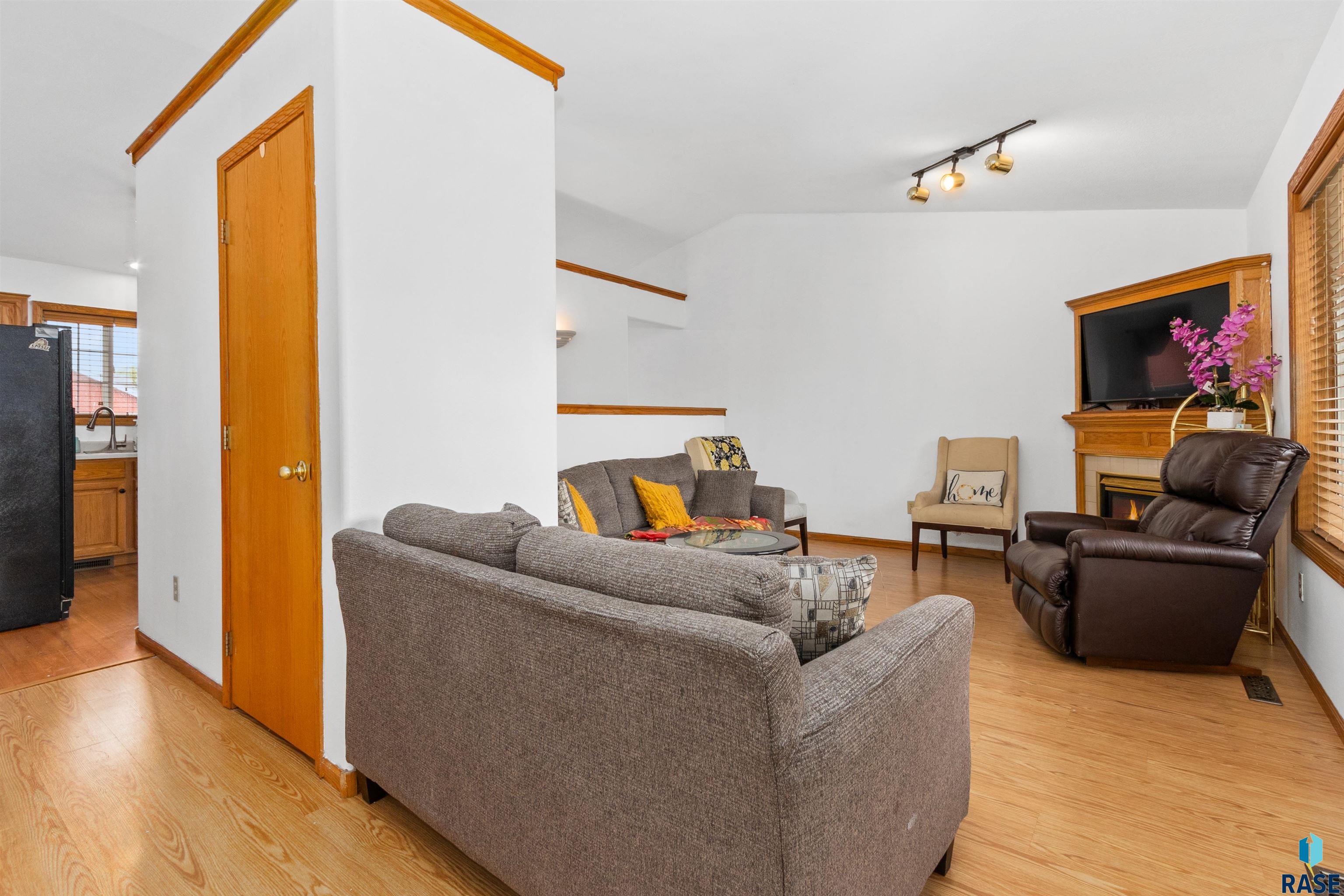 618 Perry Ln Lane, Harrisburg, New Jersey image 5
