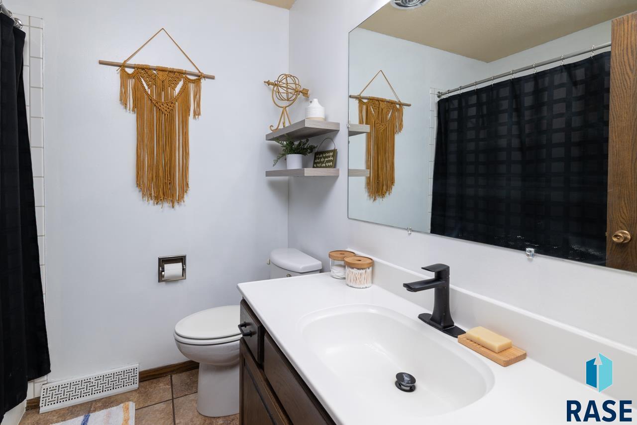 5805 W 36th St Street, Sioux Falls, South Dakota image 11