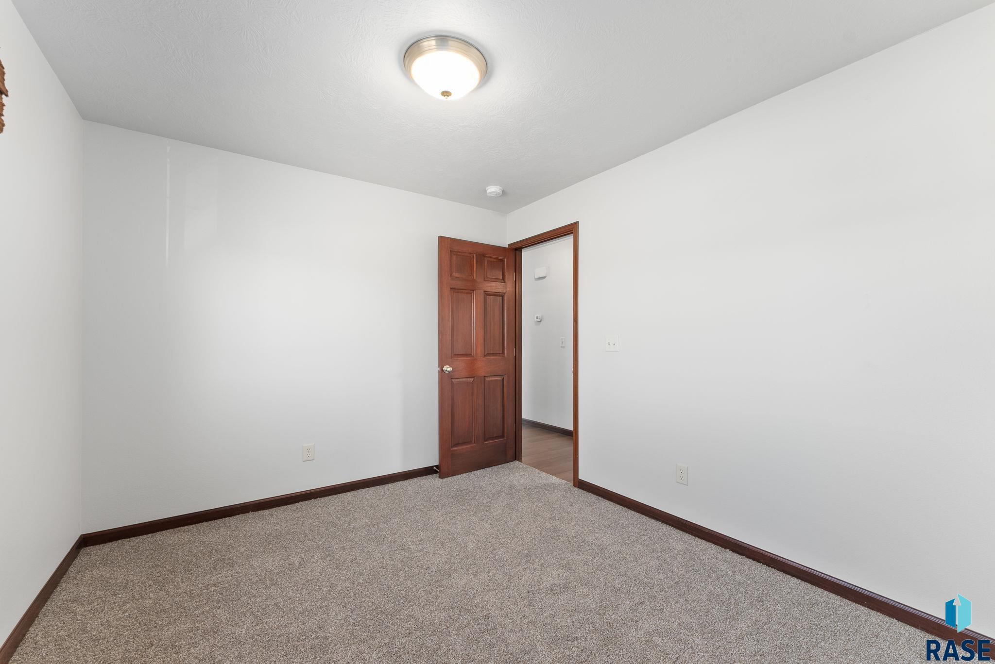 Sioux Falls, South Dakota 57108, United States, 2 Bedrooms Bedrooms, ,1 BathroomBathrooms,Residential,Contingent,12290