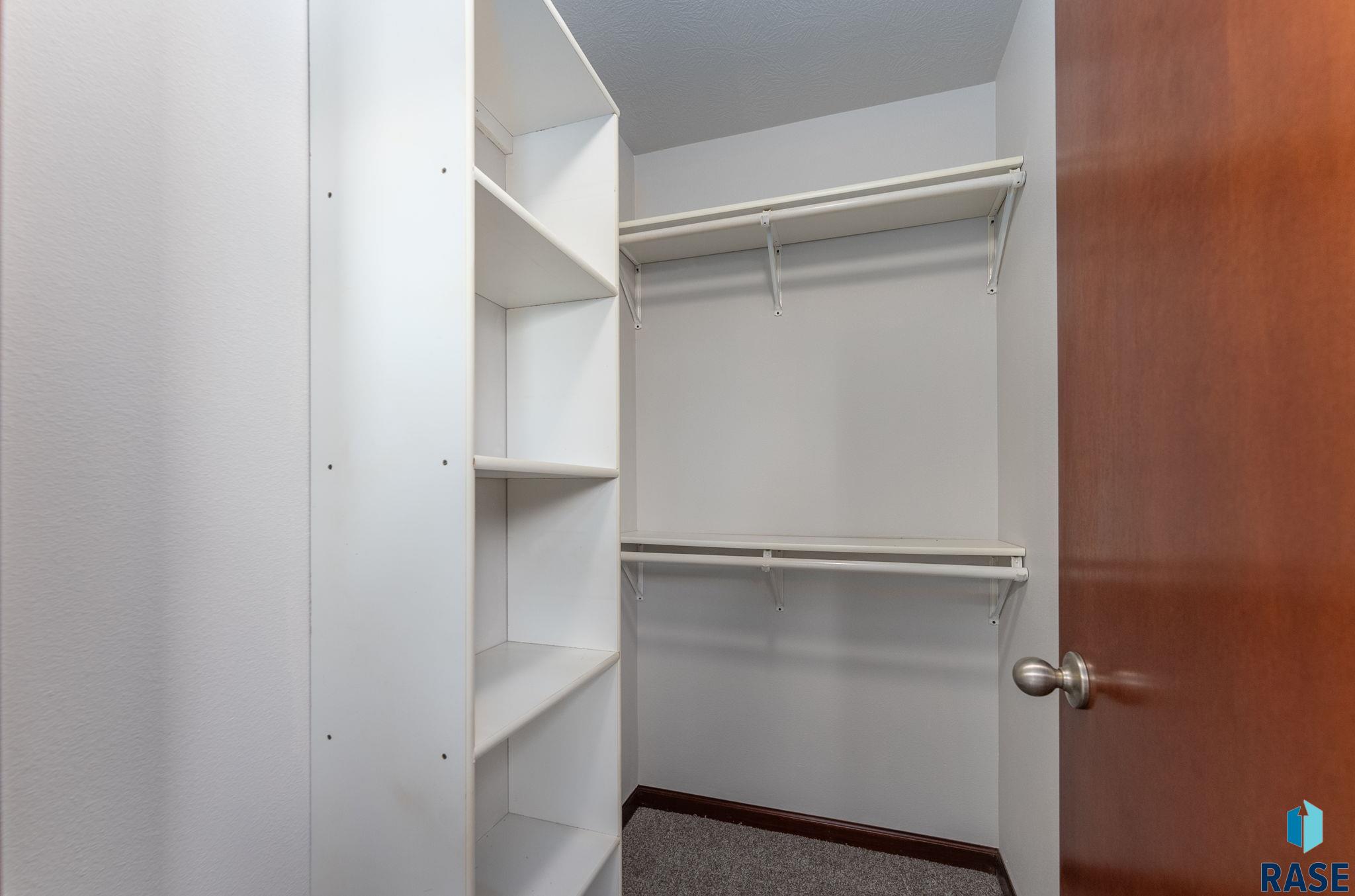 Sioux Falls, South Dakota 57108, United States, 2 Bedrooms Bedrooms, ,1 BathroomBathrooms,Residential,Contingent,12290