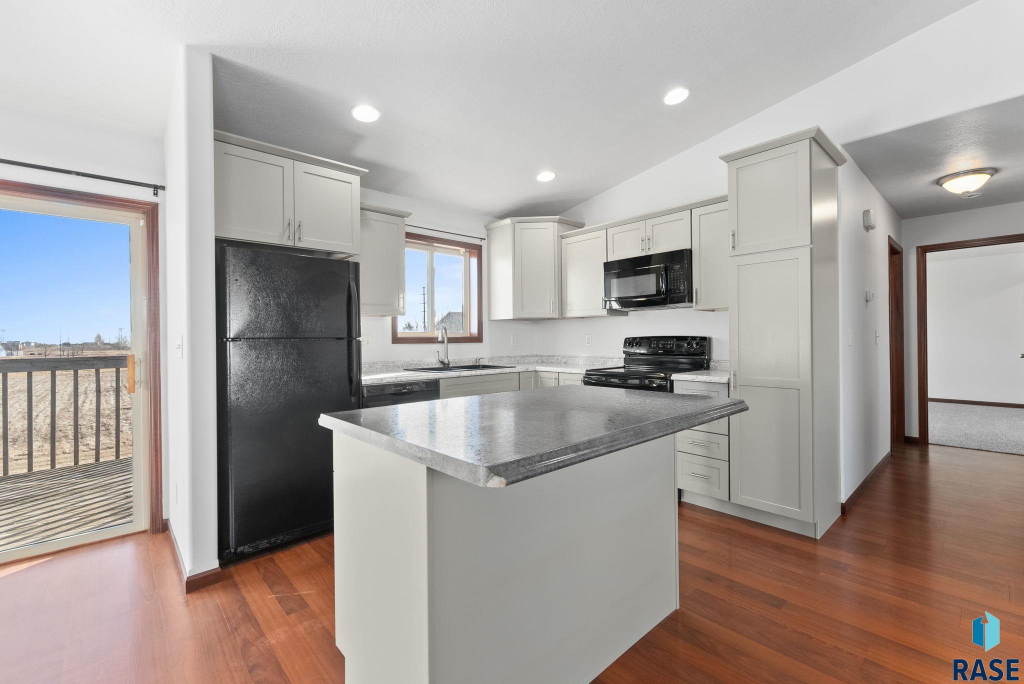 Sioux Falls, South Dakota 57108, United States, 2 Bedrooms Bedrooms, ,1 BathroomBathrooms,Residential,Contingent,12290