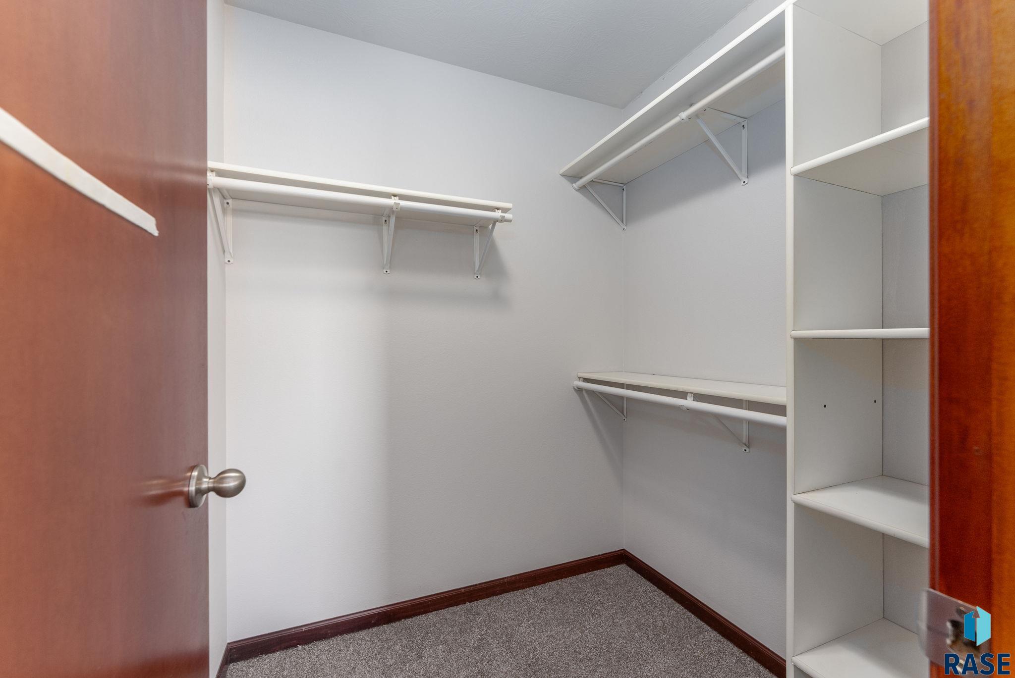 Sioux Falls, South Dakota 57108, United States, 2 Bedrooms Bedrooms, ,1 BathroomBathrooms,Residential,Contingent,12290