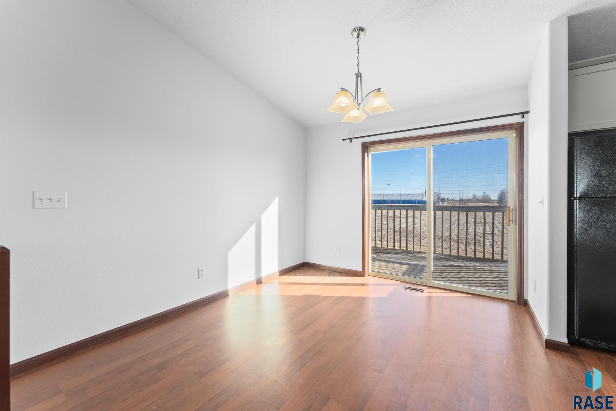 Sioux Falls, South Dakota 57108, United States, 2 Bedrooms Bedrooms, ,1 BathroomBathrooms,Residential,Contingent,12290