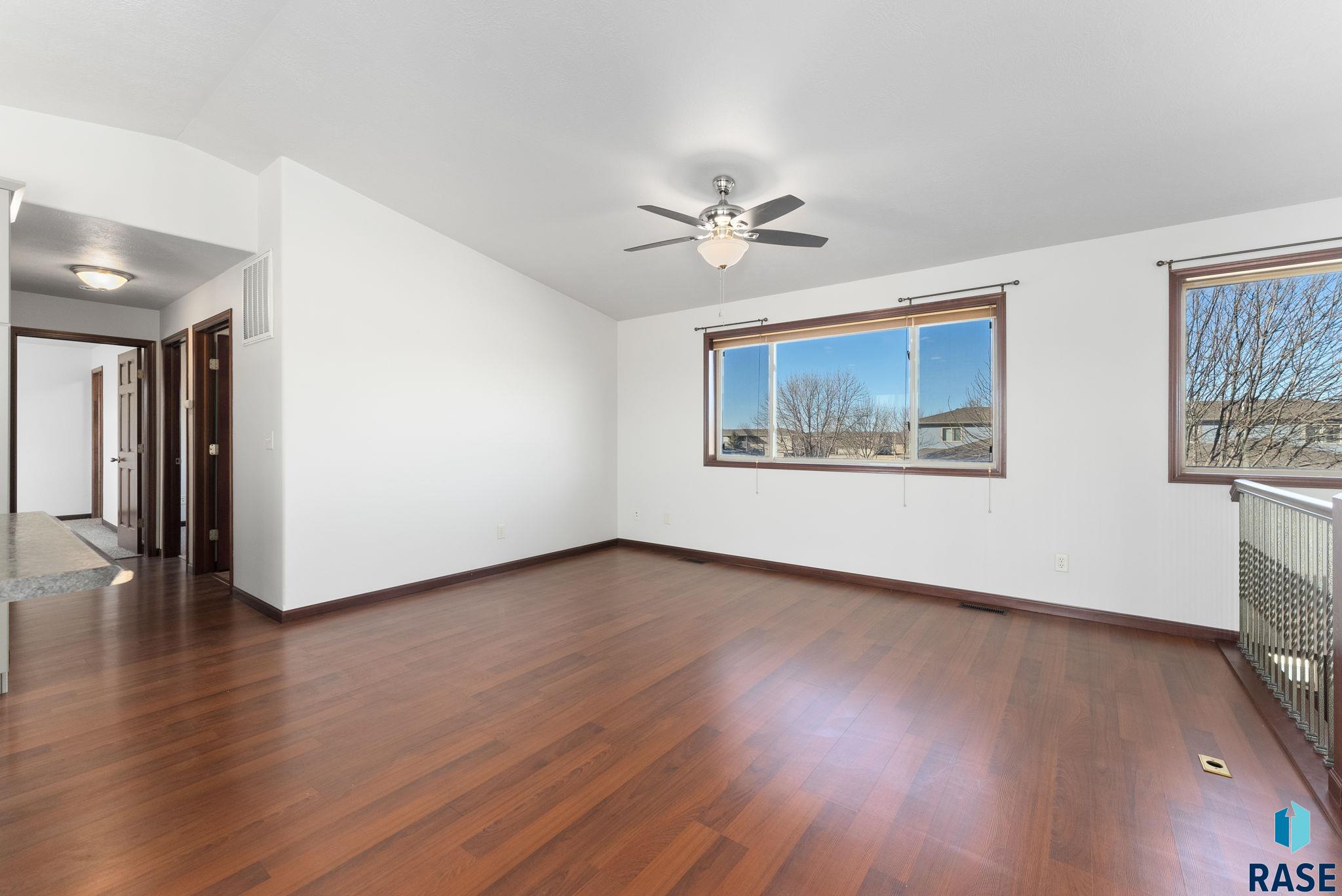 Sioux Falls, South Dakota 57108, United States, 2 Bedrooms Bedrooms, ,1 BathroomBathrooms,Residential,Contingent,12290