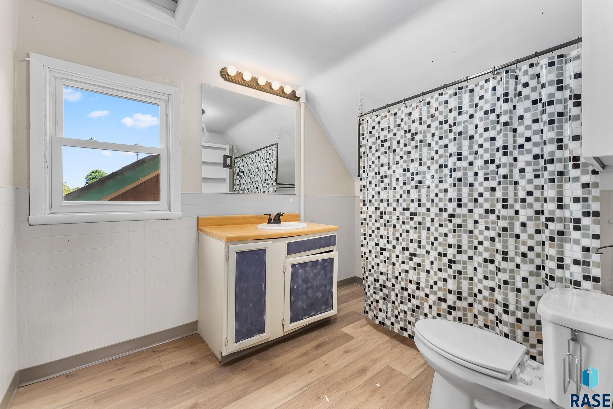 1121 E 9th St Street, Sioux Falls, New Jersey image 16