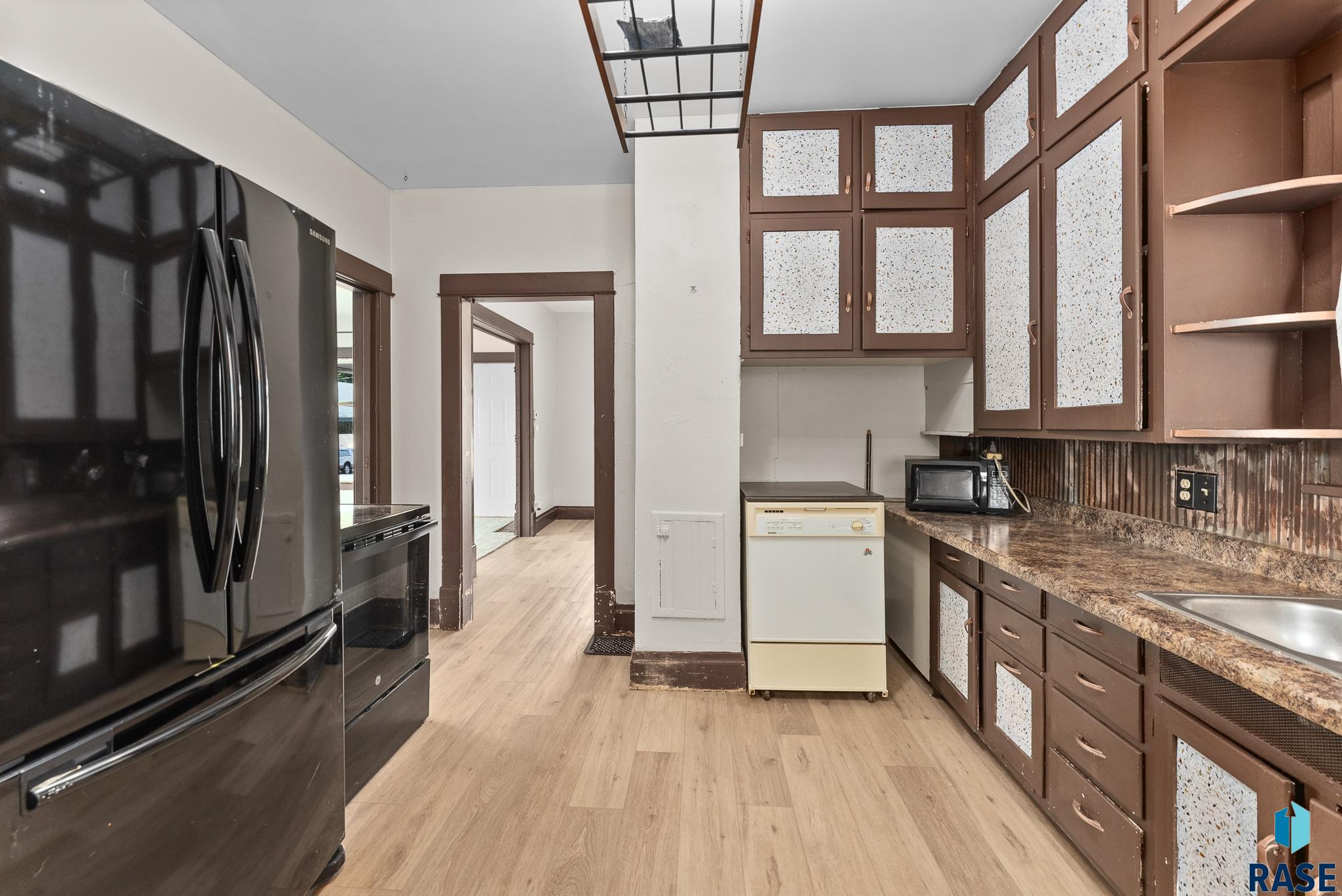 1121 E 9th St Street, Sioux Falls, New Jersey image 4