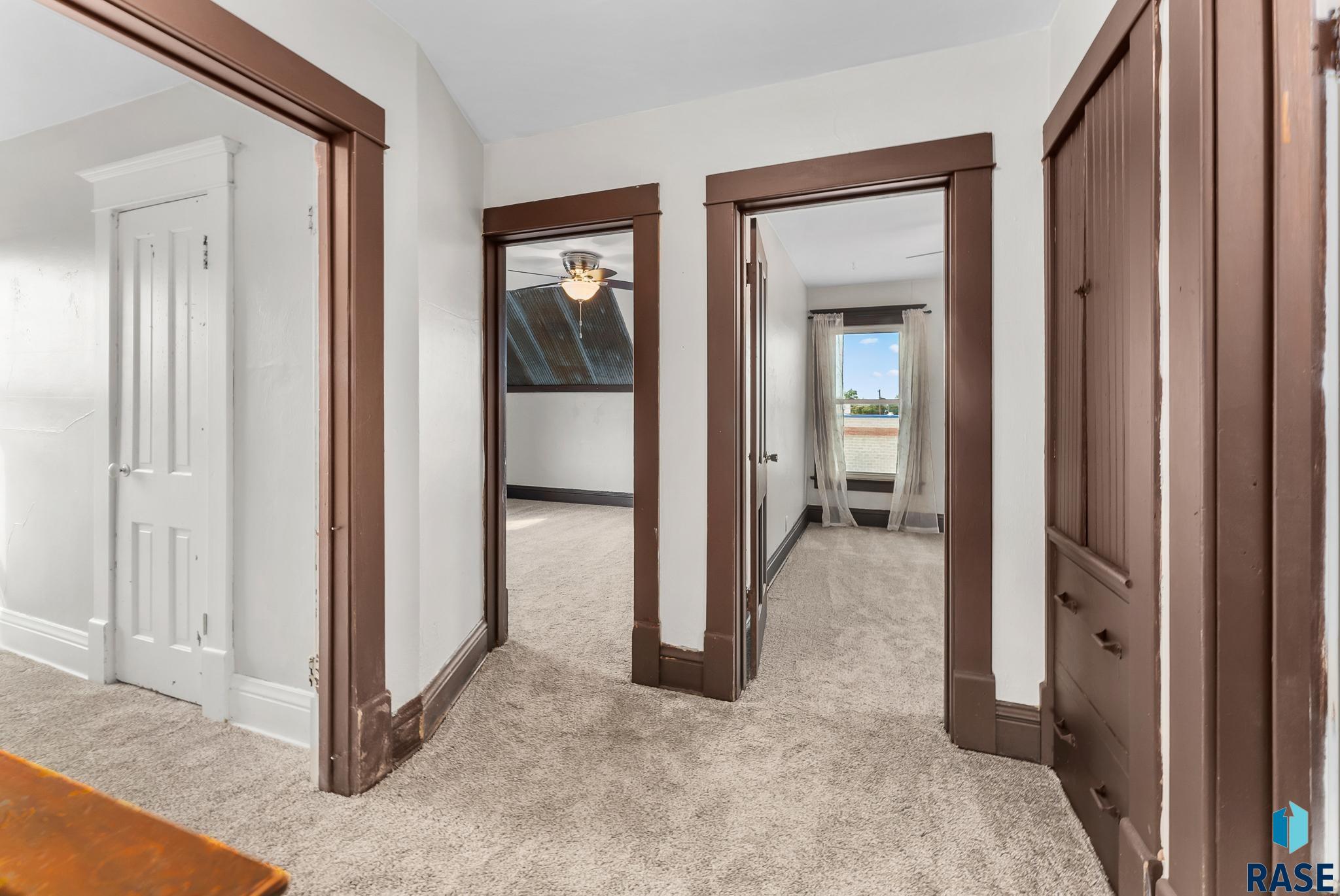 1121 E 9th St Street, Sioux Falls, New Jersey image 15