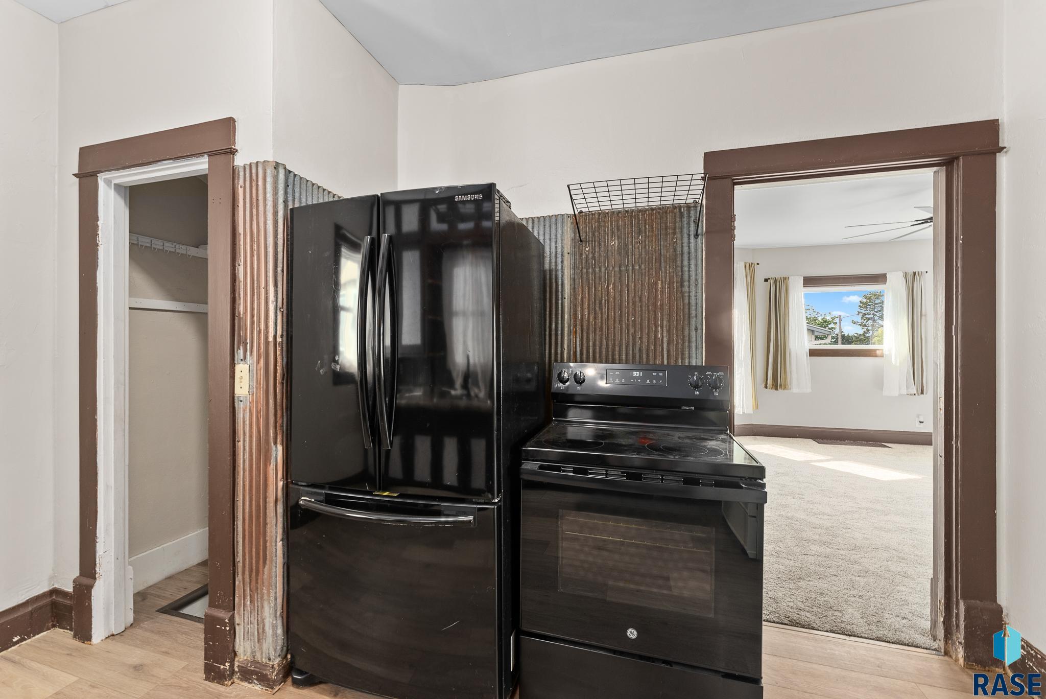 1121 E 9th St Street, Sioux Falls, New Jersey image 7