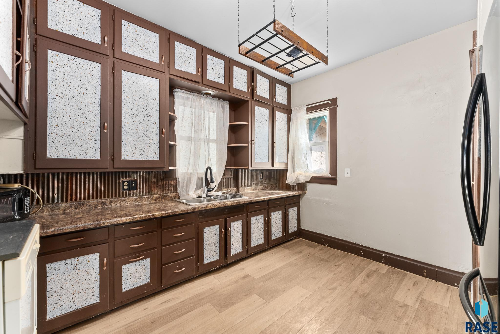 1121 E 9th St Street, Sioux Falls, New Jersey image 6