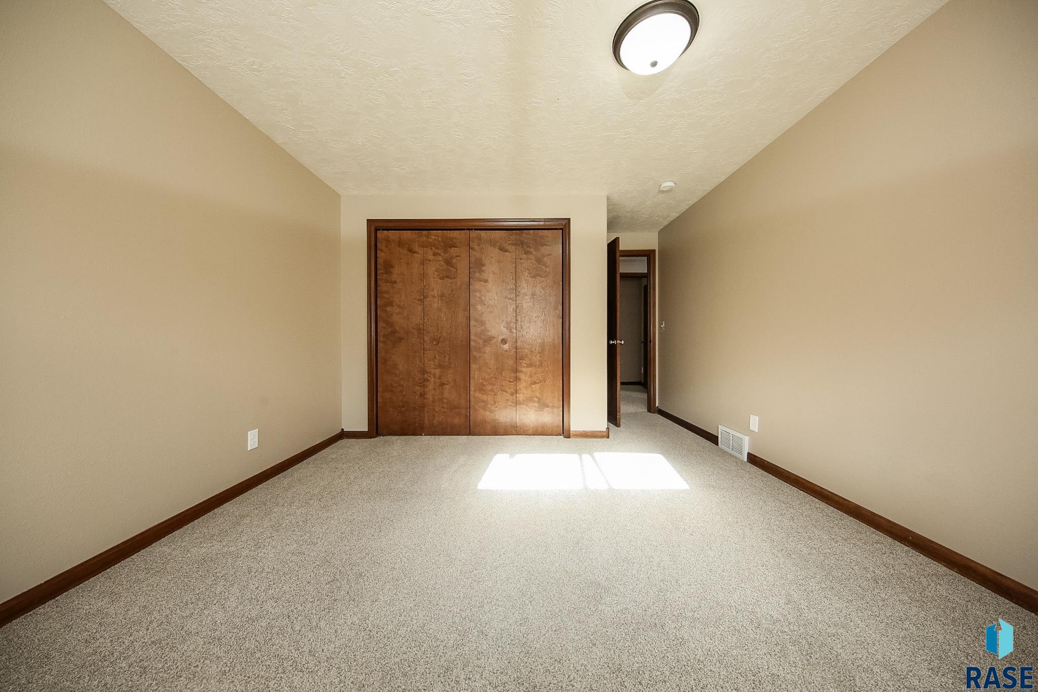 2609 E Sunflower St Street, Brandon, South Dakota image 31