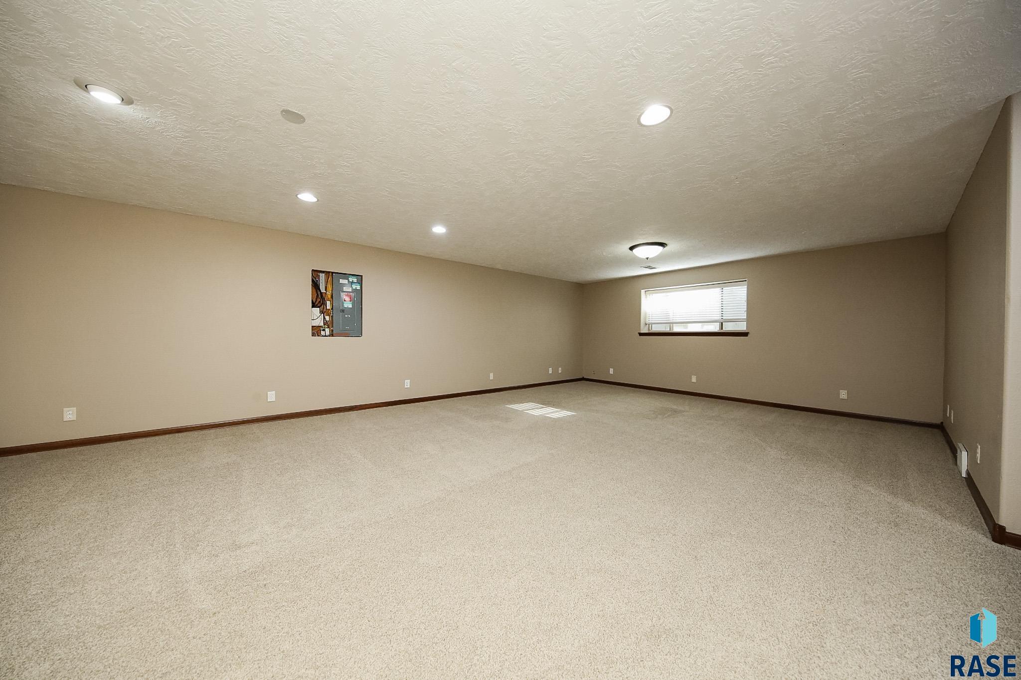 2609 E Sunflower St Street, Brandon, South Dakota image 25